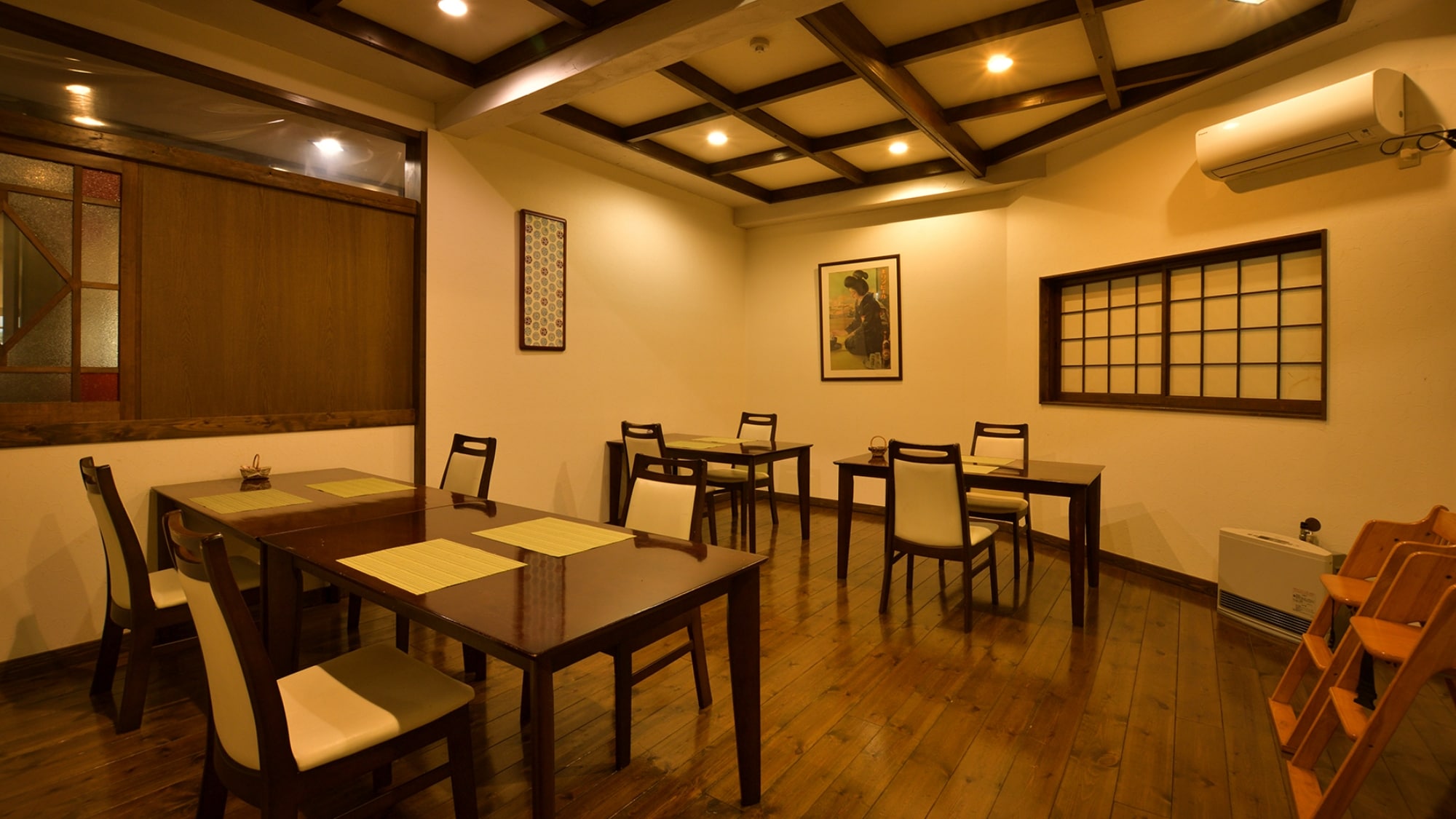 [Restaurant] A restaurant with a retro atmosphere.