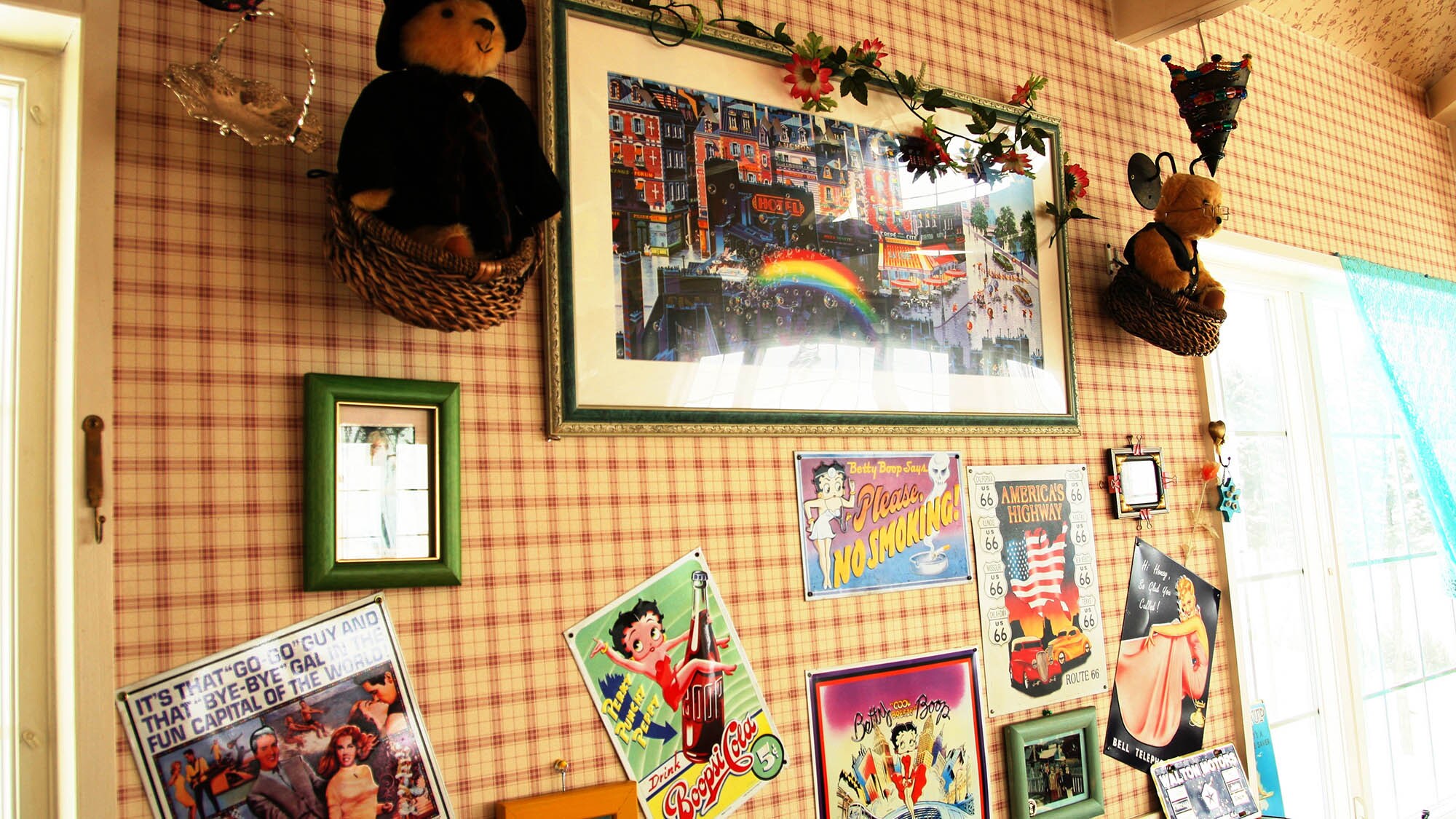 ・Interior design carefully selected by the owner