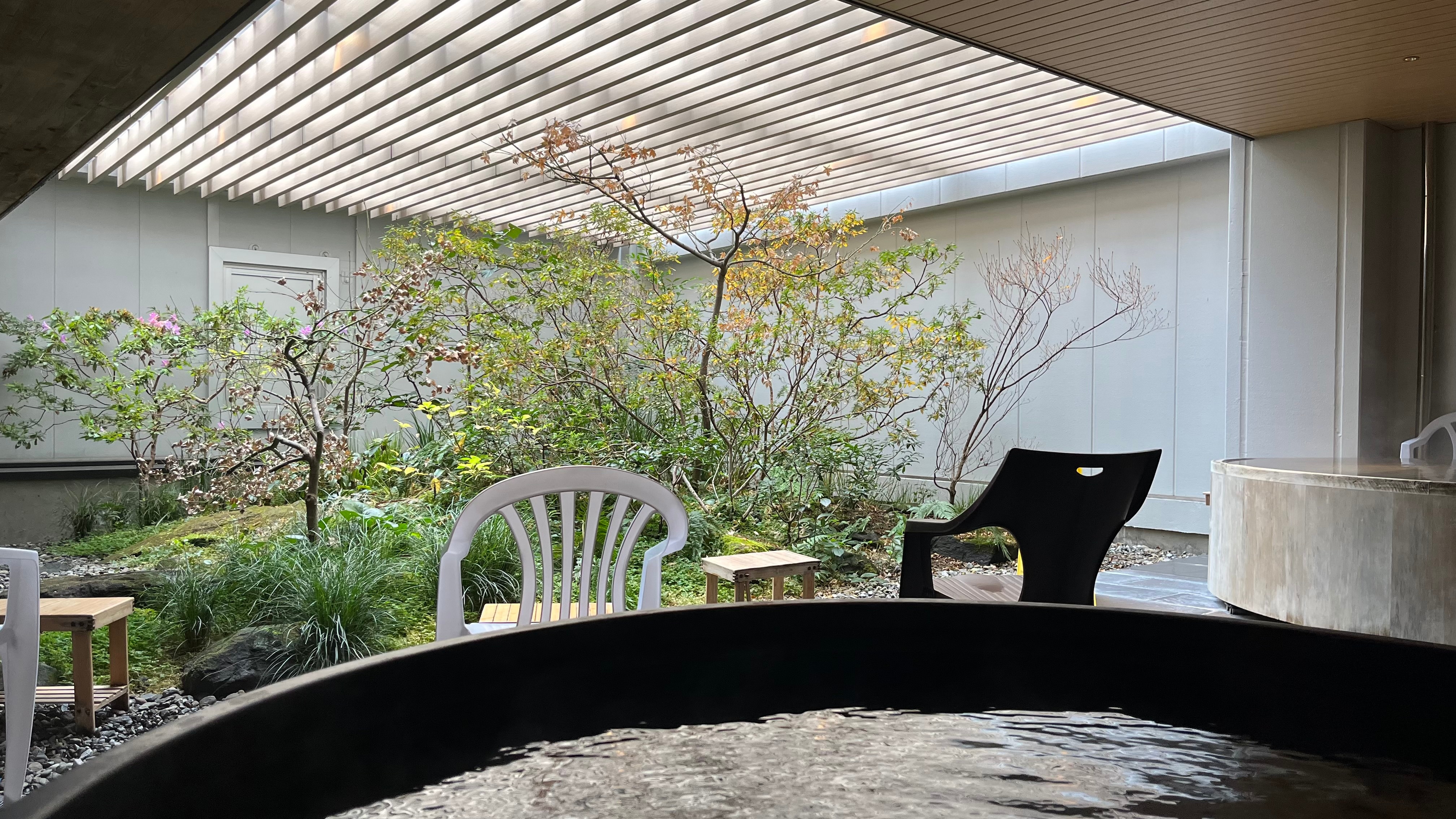 Men's public bath open-air
