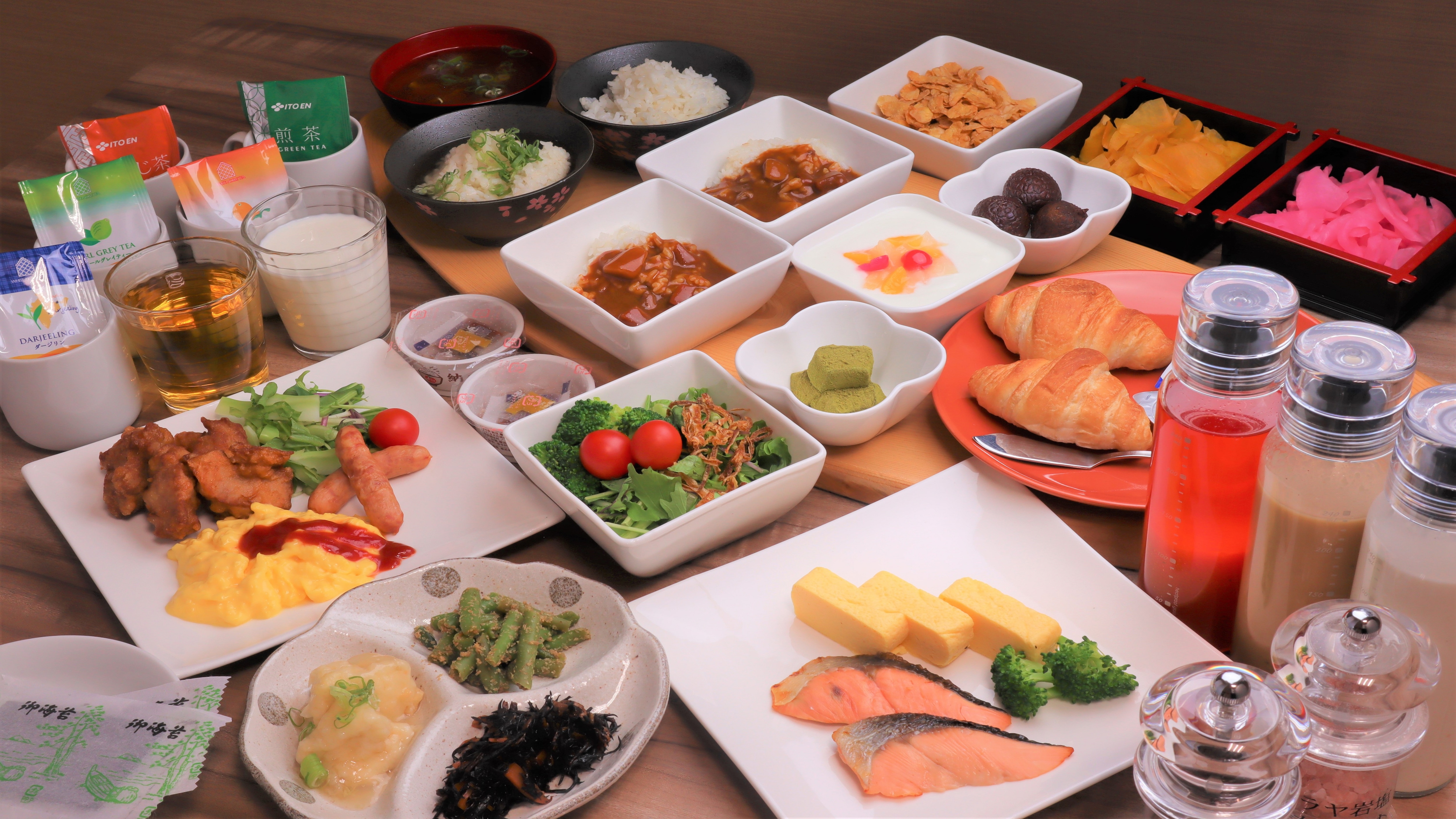 Breakfast is a Japanese-Western buffet where you can enjoy easy-tasting Obansai and Western dishes.