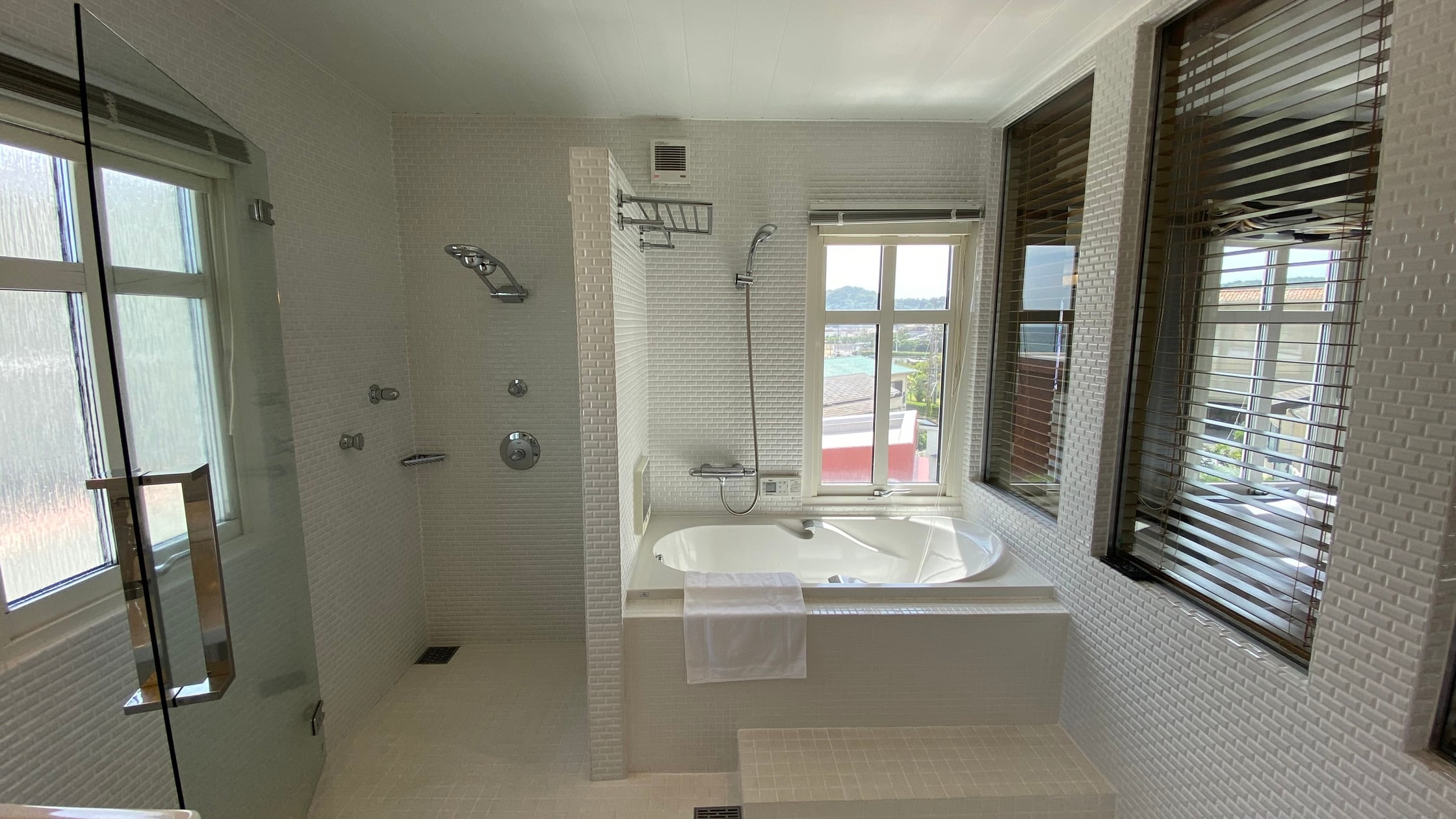 Bathroom B1