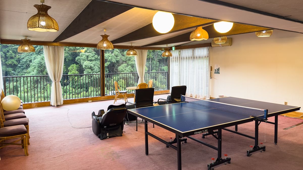 Speaking of hot springs, table tennis! (Charged)