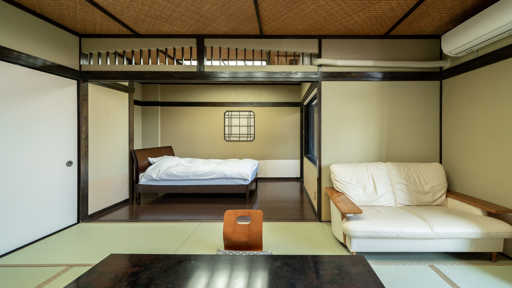 [Dengan pemandian semi-terbuka] Kamar Jepang dan Barat