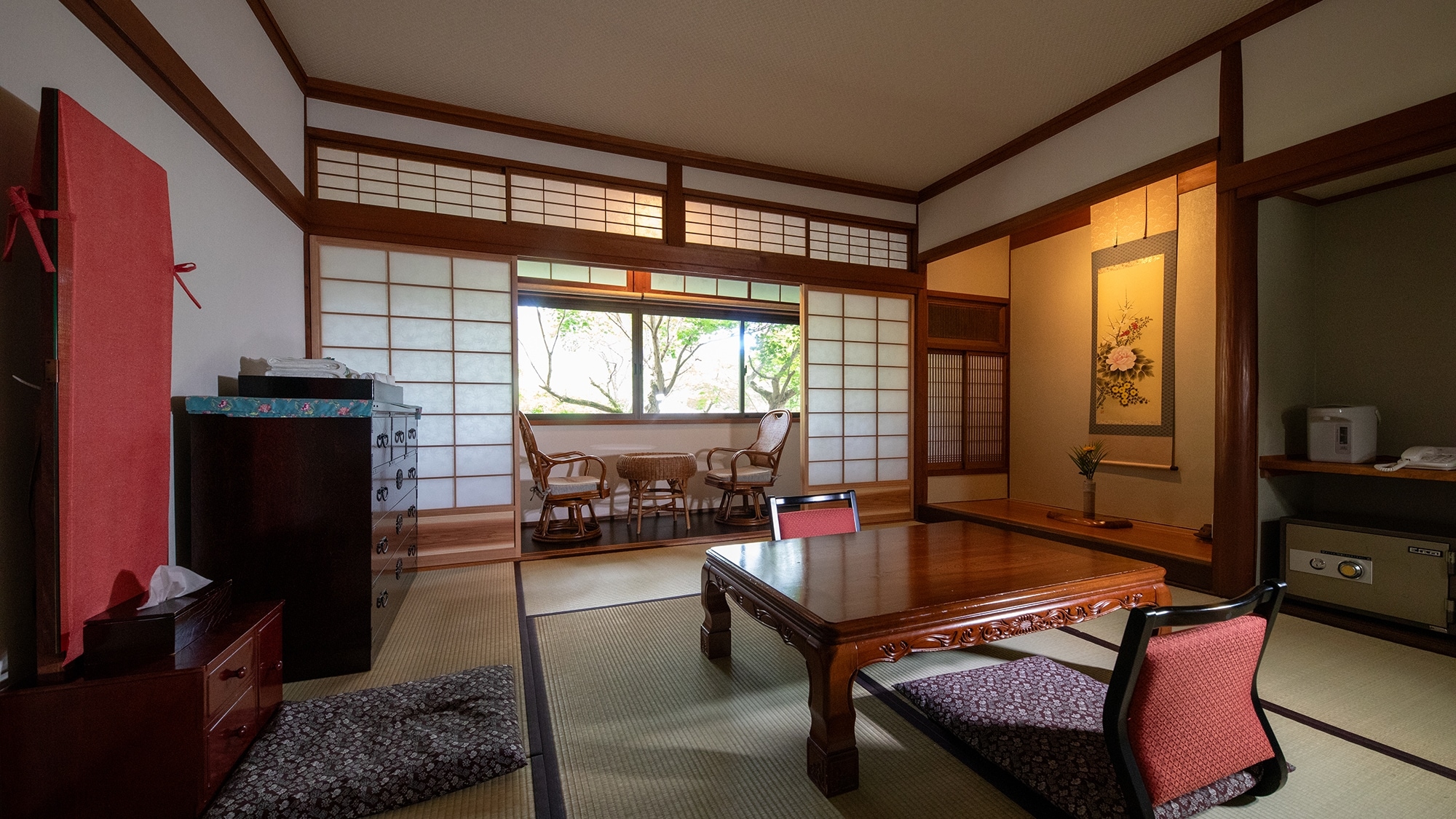 [Kaede] Main house guest room 2nd floor_8 tatami Japanese-style room, relaxing Japanese-style furnishings