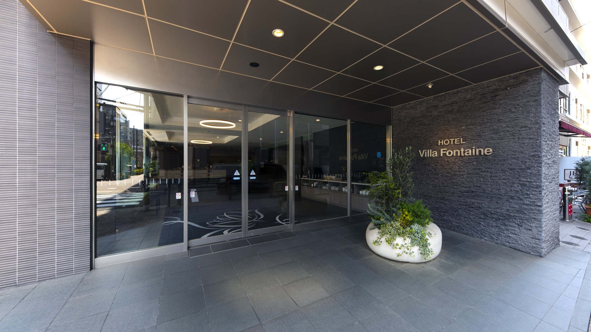 【エントランス】