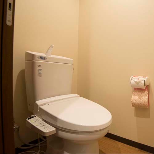 ▼ [Japanese-style room 22.5 tatami mats (example)] Separate bath and toilet. The toilet has a warm water toilet seat