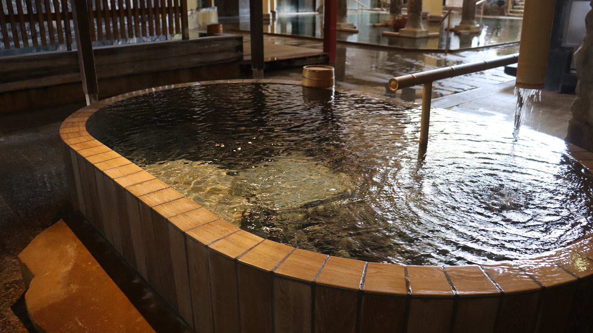 Barrel bath in Genroku bath