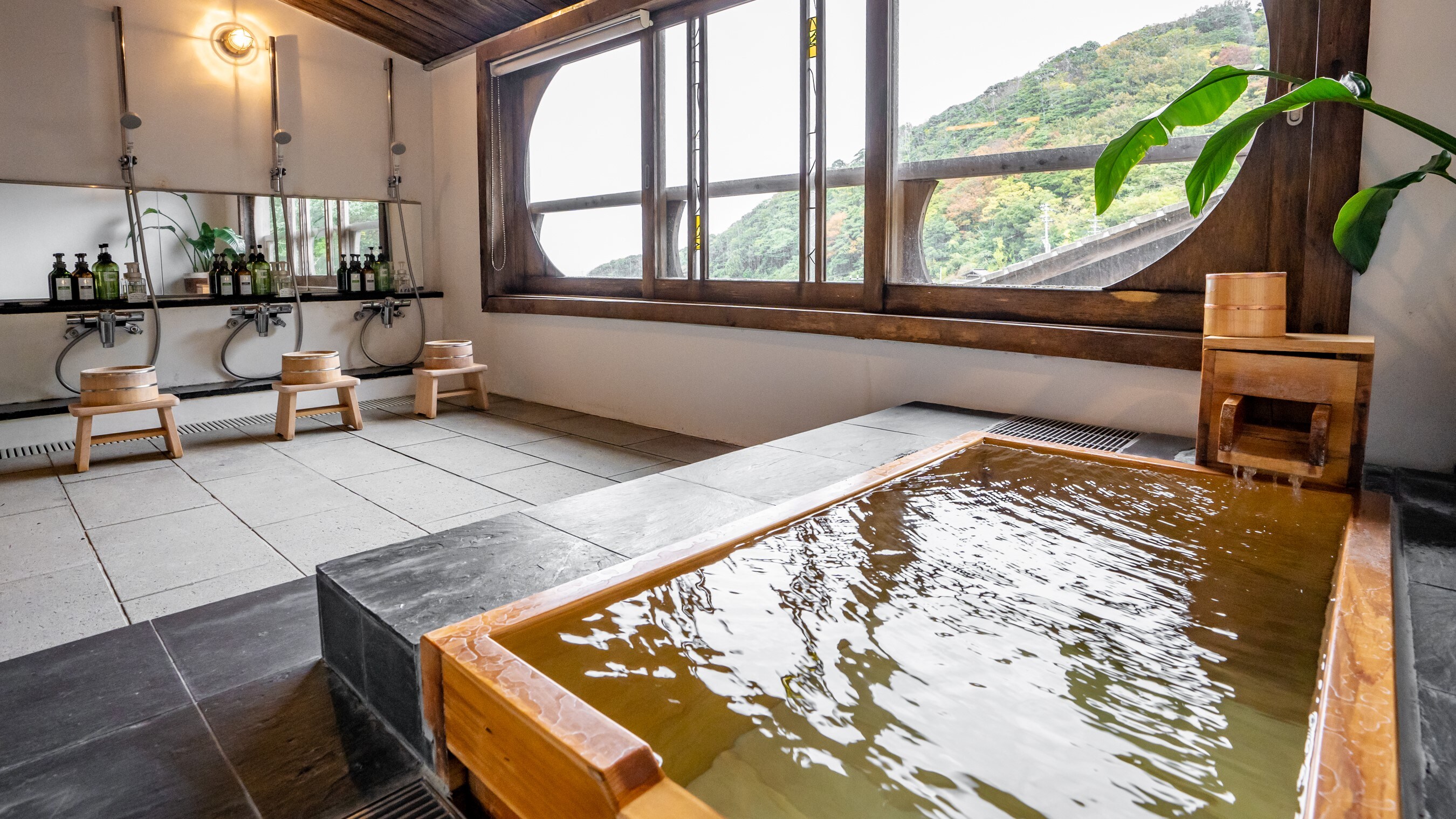 [Chartered bath (Dansho no Yu)] You can use it free of charge. (First-come-first-served basis)