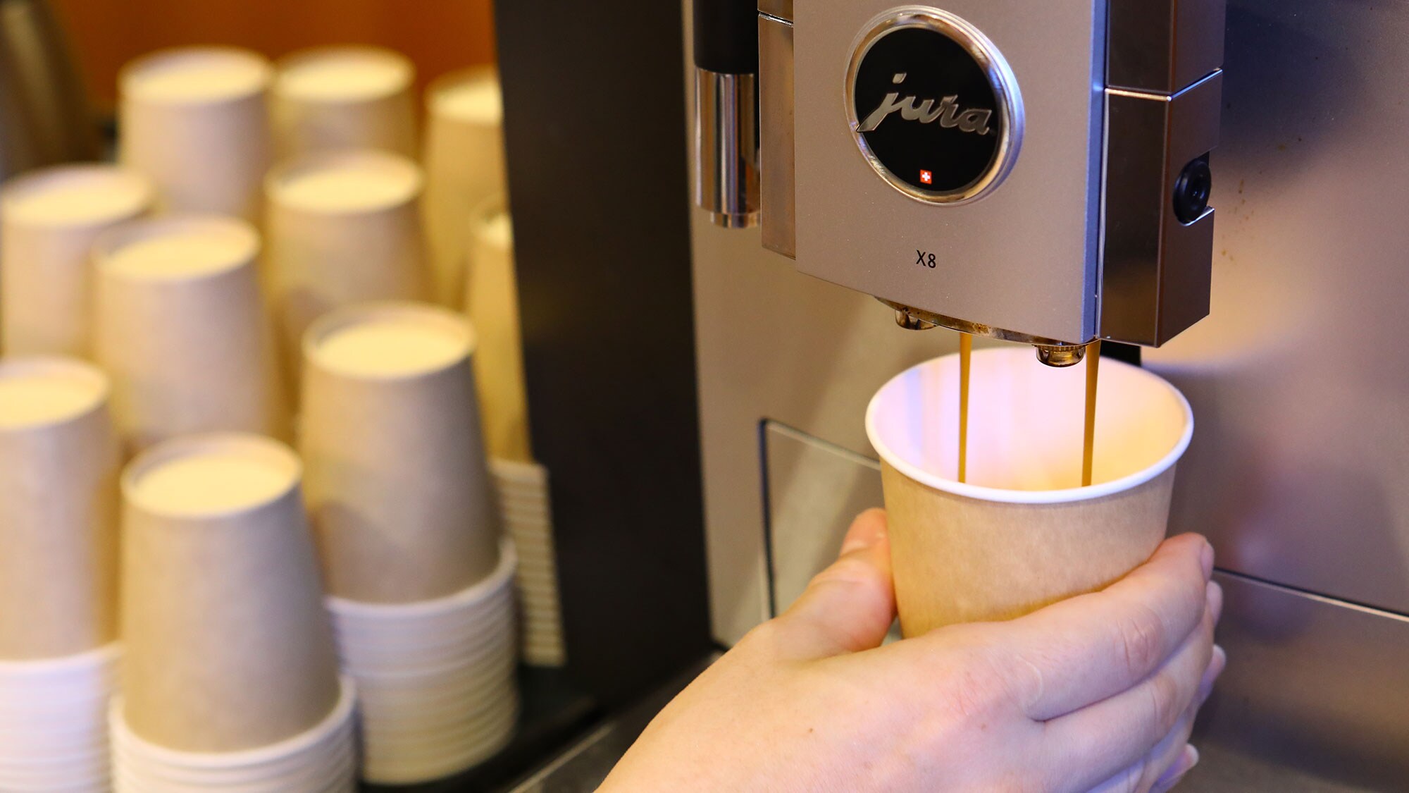 Lounge (free coffee service)