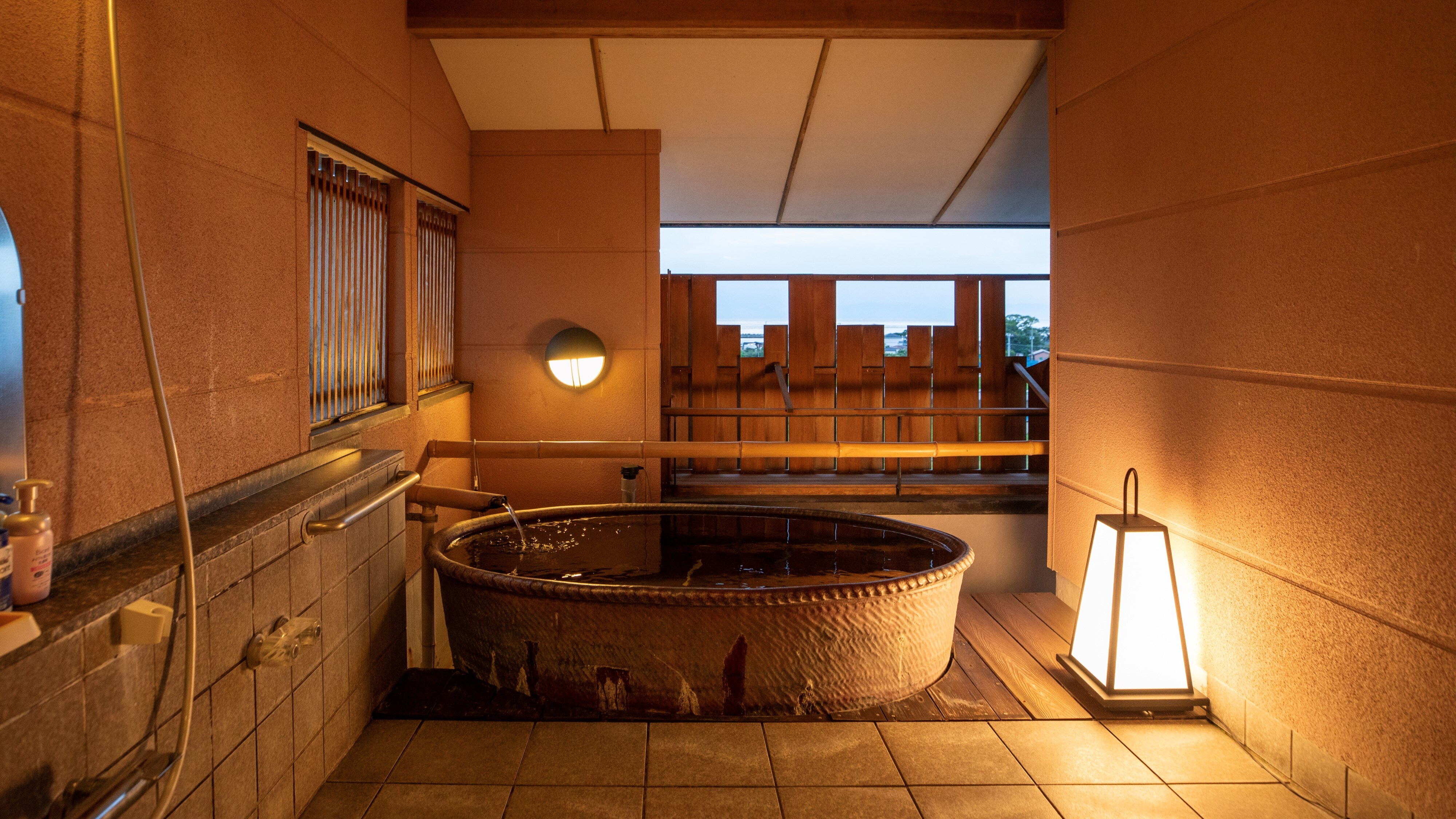 [Private bath] Available free of charge.
