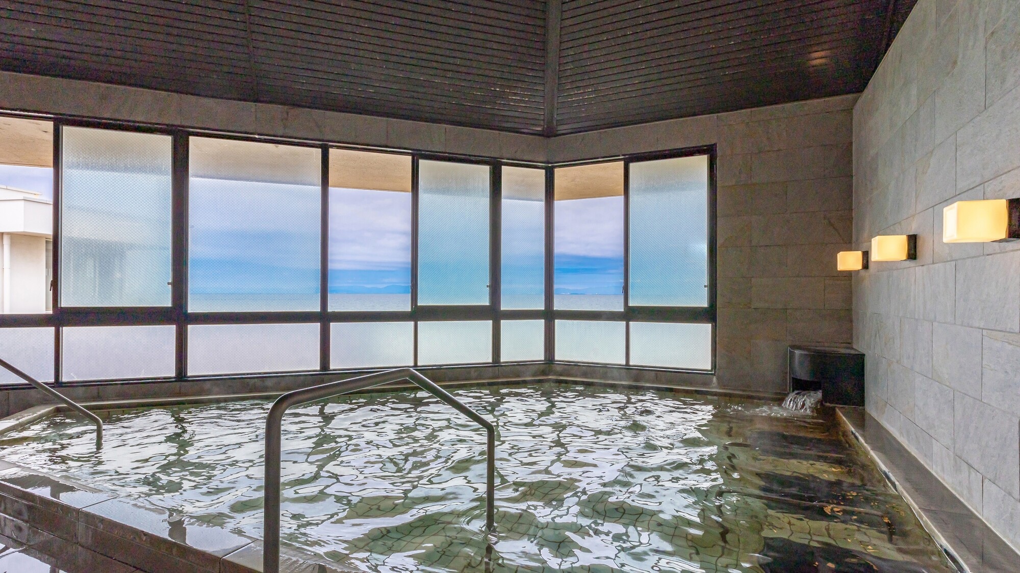 [Mihama Onsen] Our hotel is proud of its natural hot spring water from its own source!