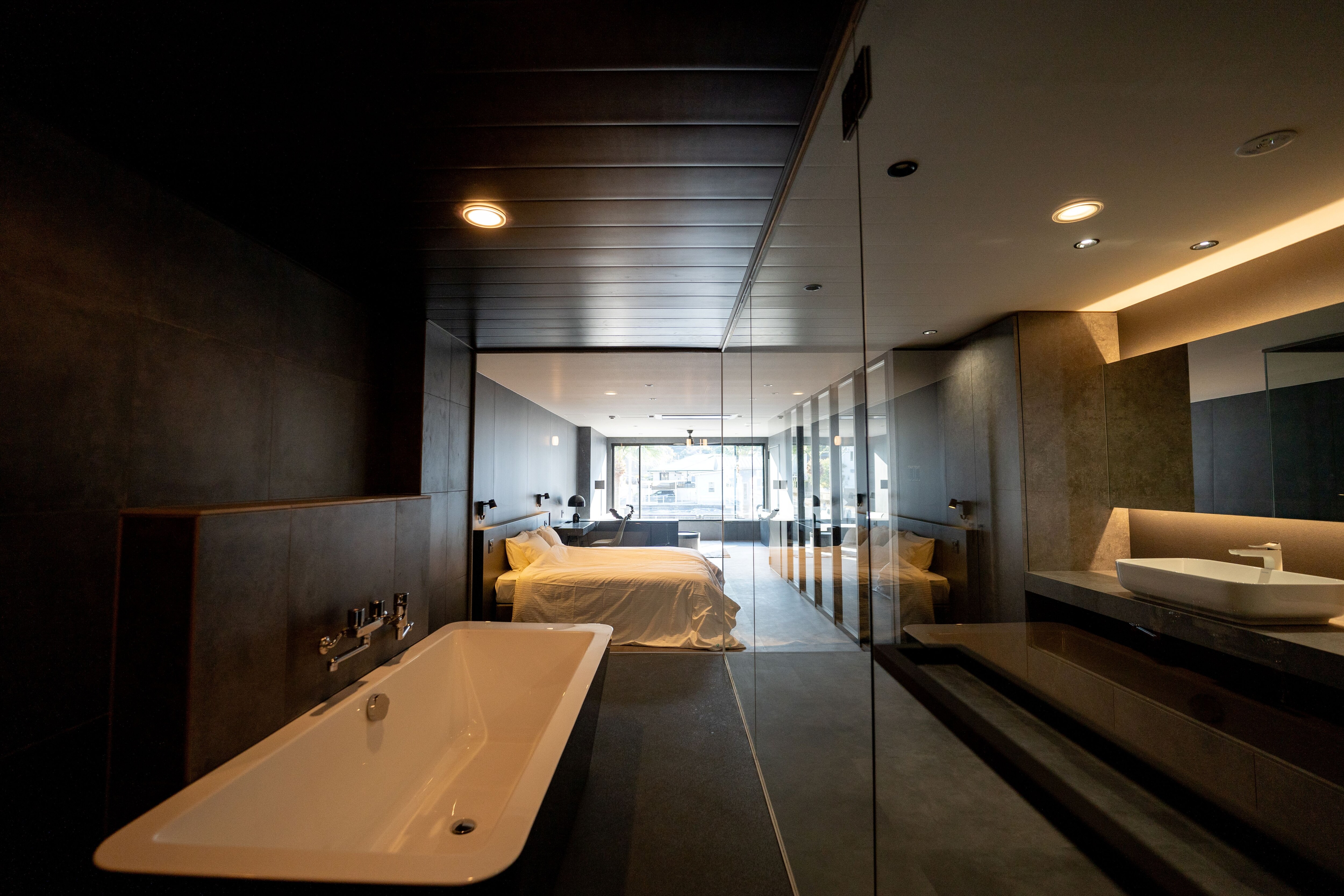 M's King Suite Bath and bed