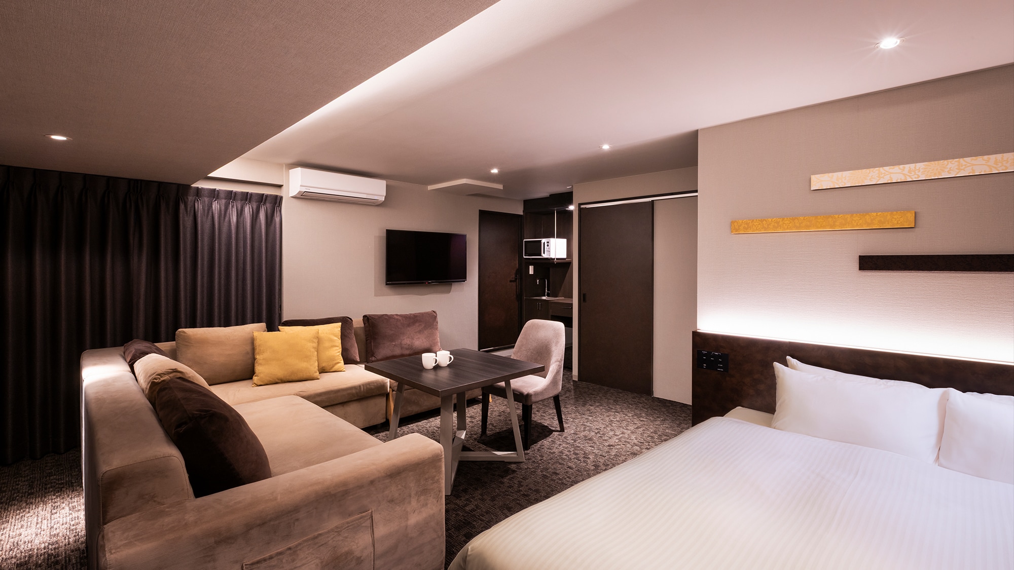Deluxe Queen Room