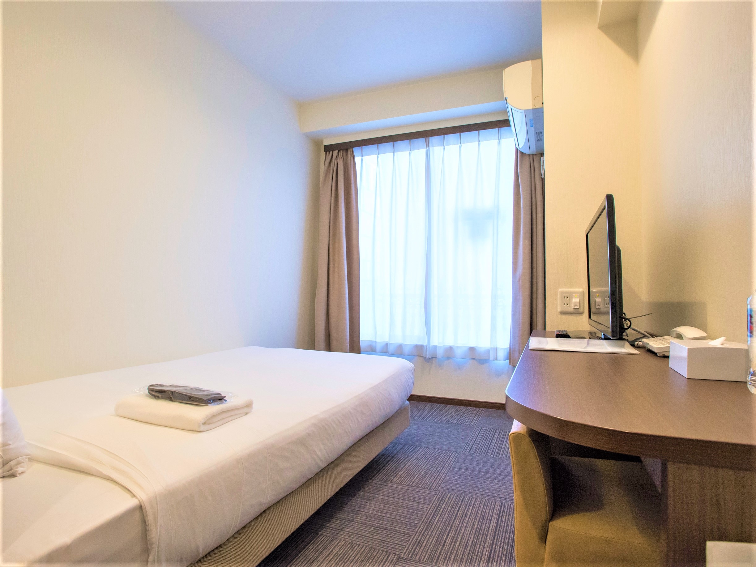 Single room size 8㎡-9㎡, all rooms are made by Simmons ♪ All rooms are equipped with washlets ♪