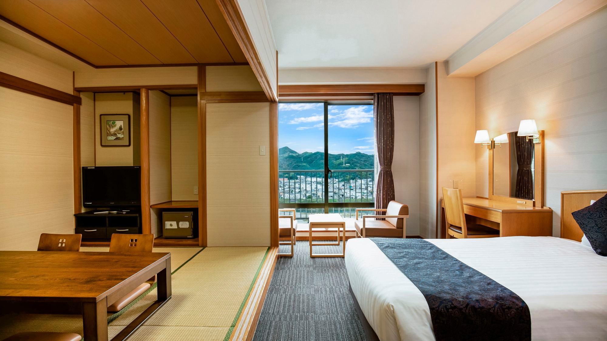 Japanese-Western style room (with bath) / 42 square meters