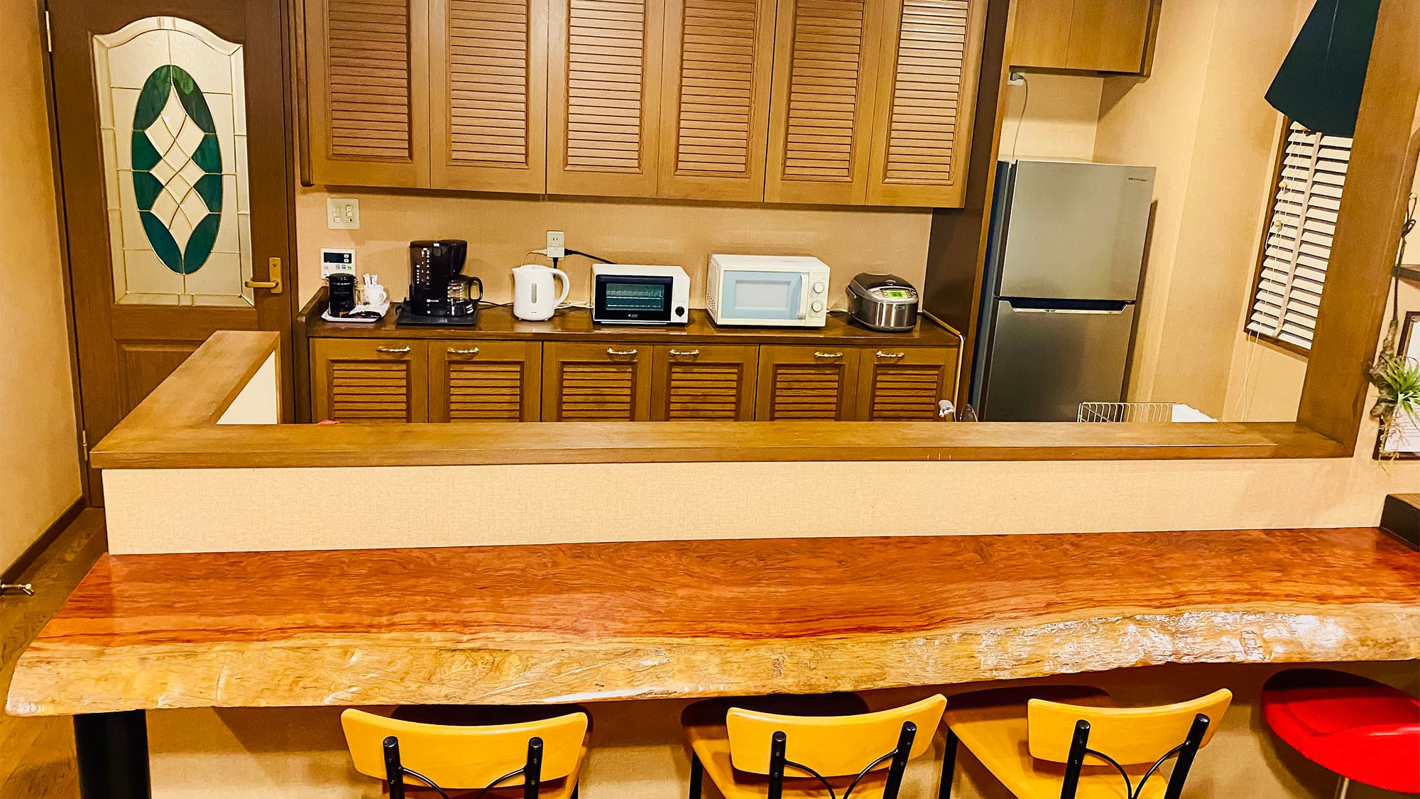・ We have a wide variety of kitchen / home appliances, cooking utensils, tableware, etc.