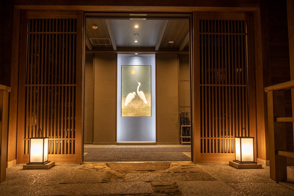 [Entrance] The legend of the White Heron. Wakura Onsen is a hot spring resort with a history of 1,200 years.