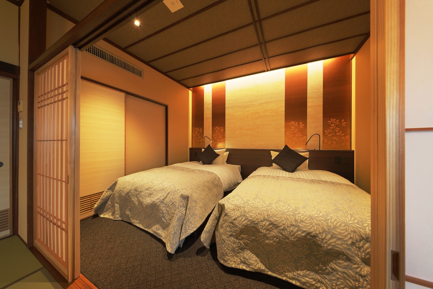 2nd floor Japanese-Western style room with hot spring and panoramic view "Takasago"