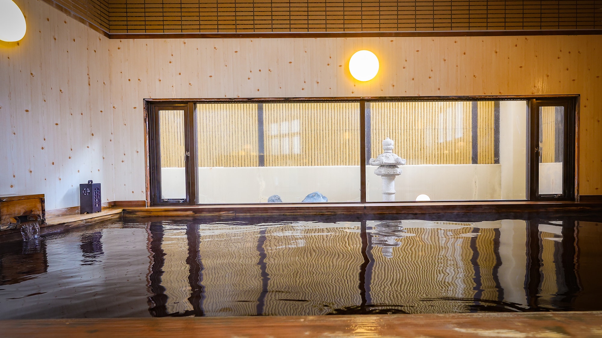 [Hinoki bath] Spend a blissful time in a bathtub surrounded by the moist scent of cypress