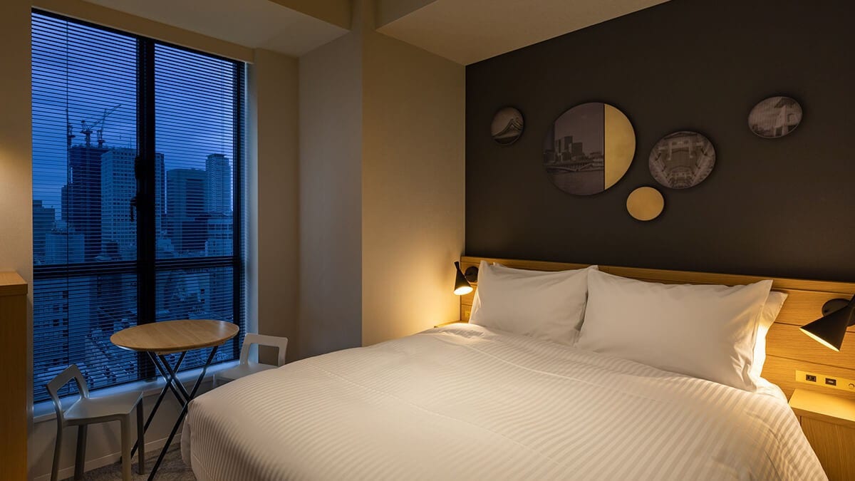[Double] A room with a desk that meets a wide range of needs such as sightseeing and business use.