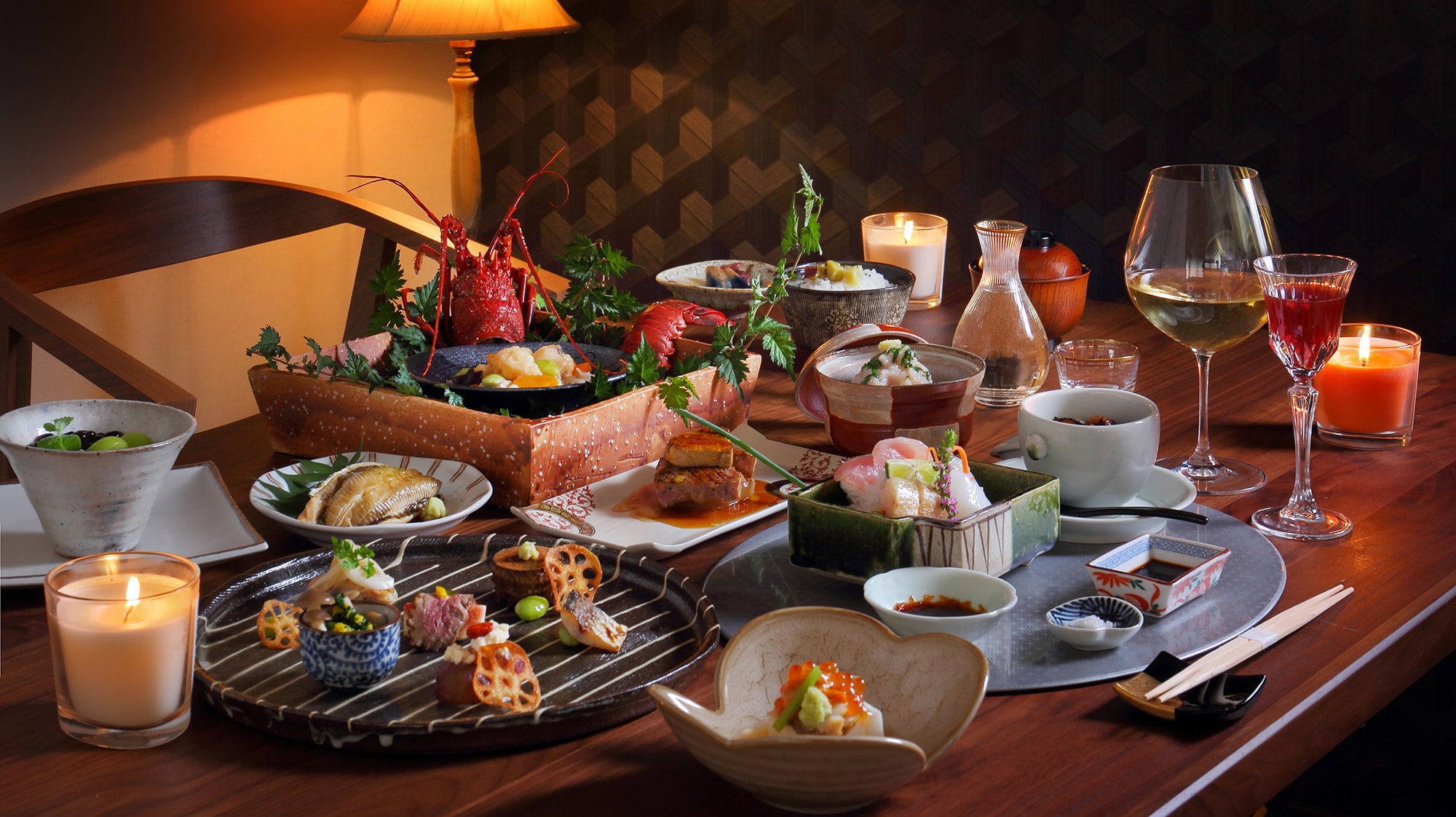 Breakfast and dinner are served in your room. A creative Japanese banquet course featuring plenty of Izu flavors.
