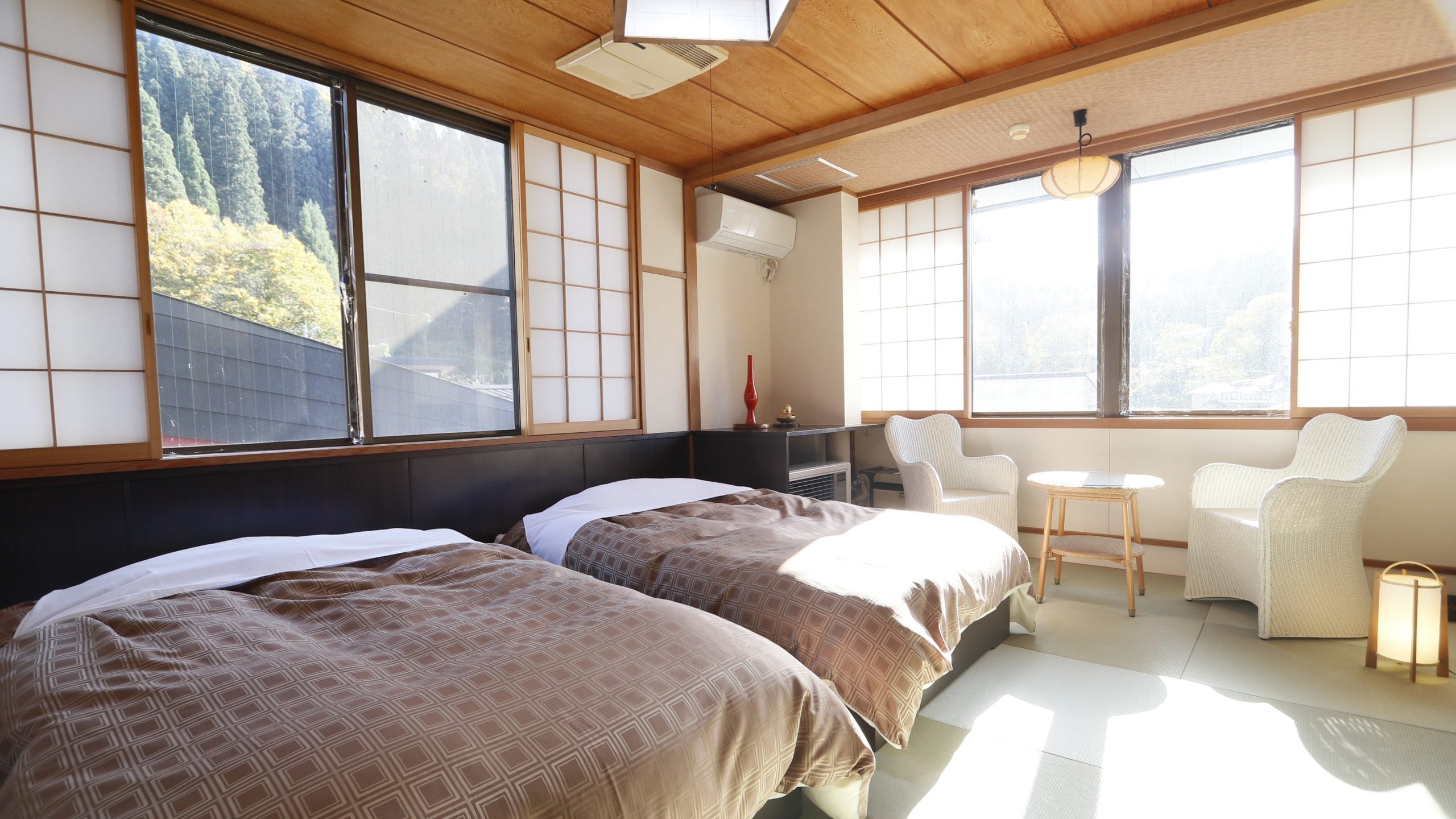 [Limited to 1 group per day] Japanese-style room 8 tatami twin special room [No smoking]