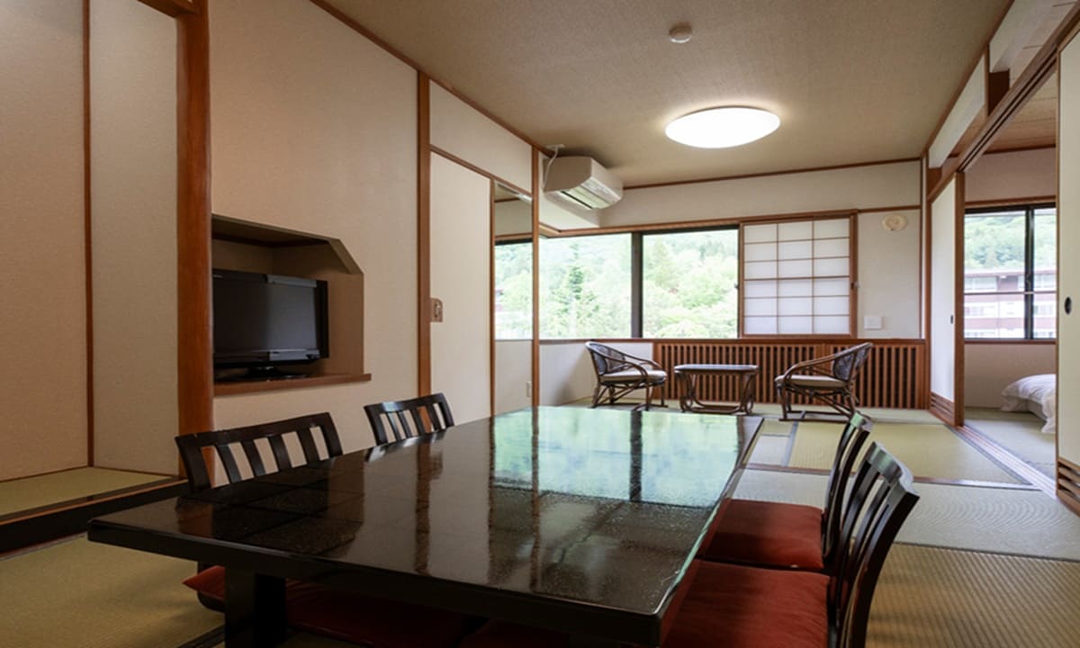 [Guest room: Japanese-style room]