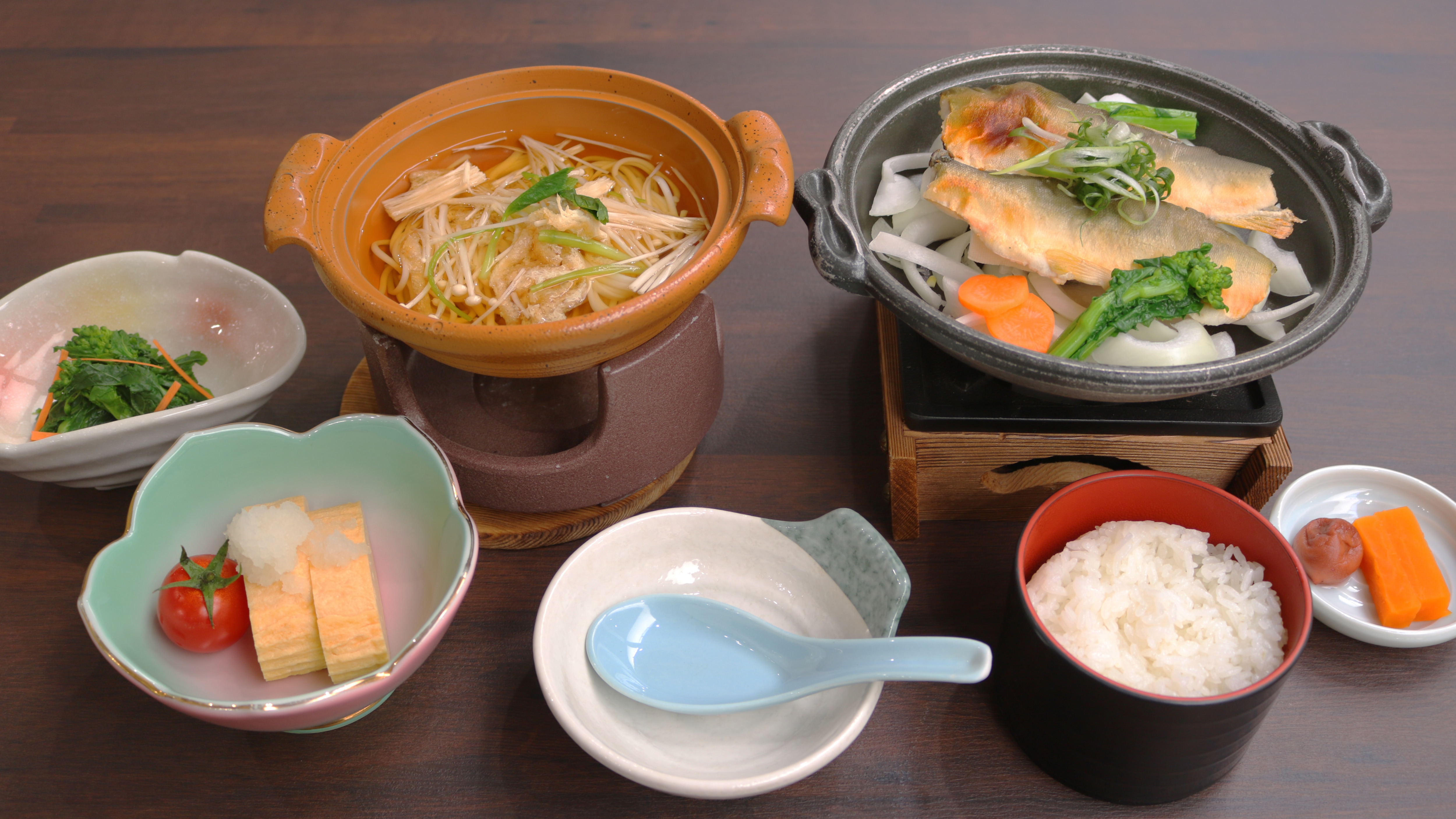 【早餐】以当地美食为主的轻松早餐