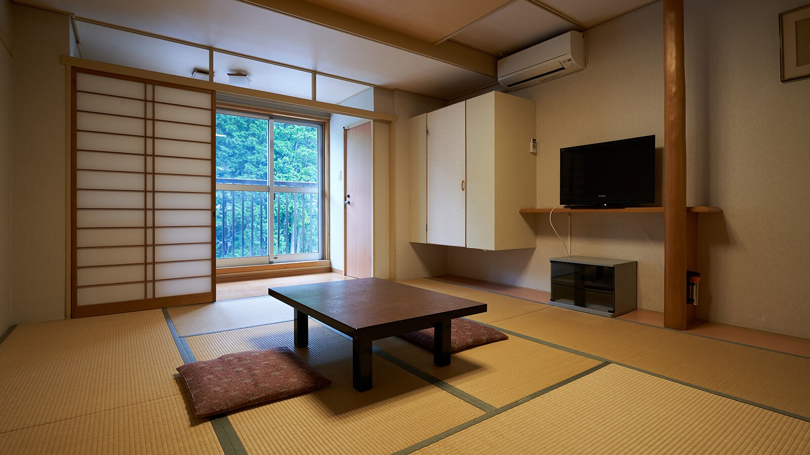 10 tấm chiếu tatami (có nhà vệ sinh)