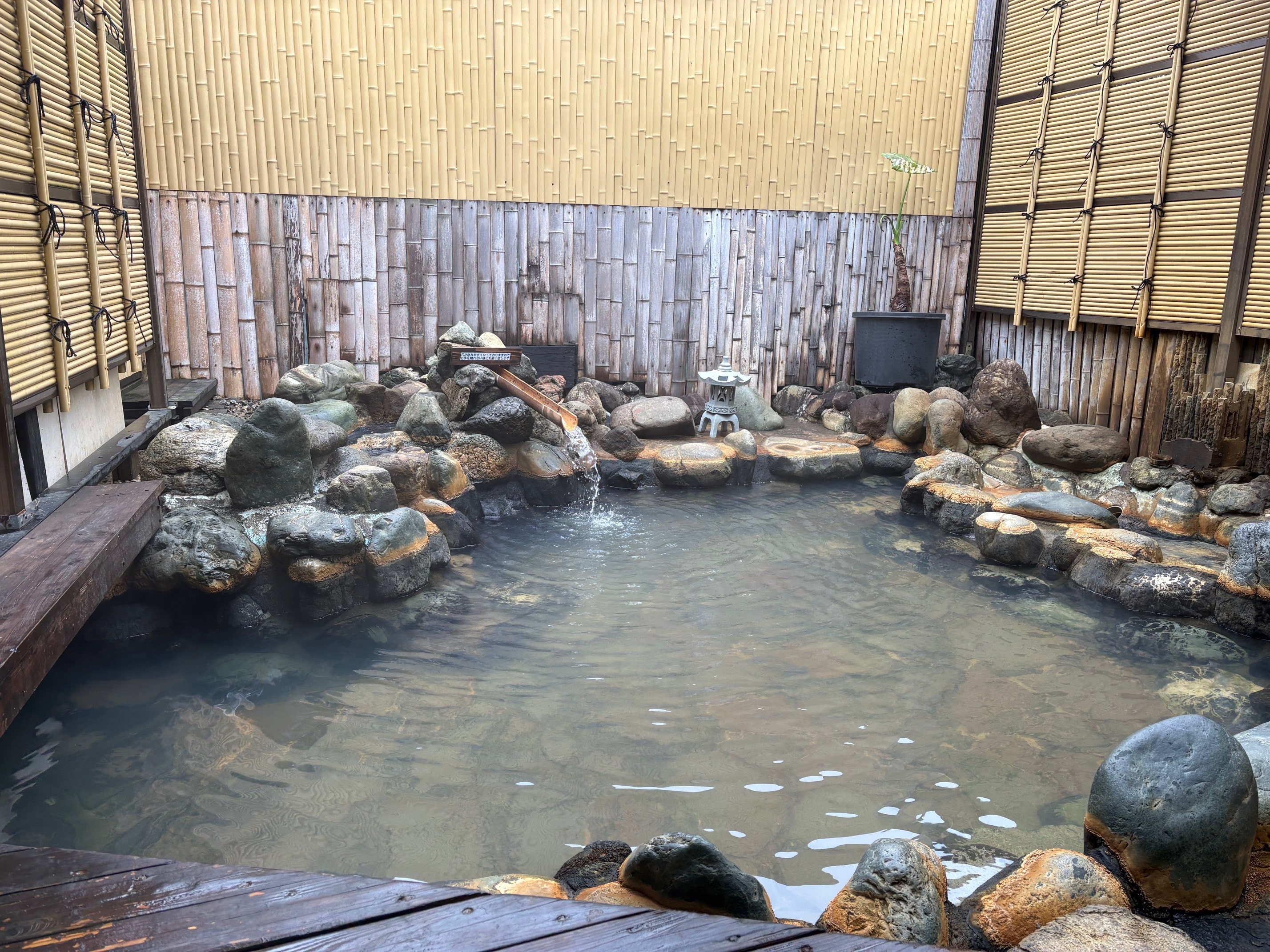 龙神之汤露天浴池
