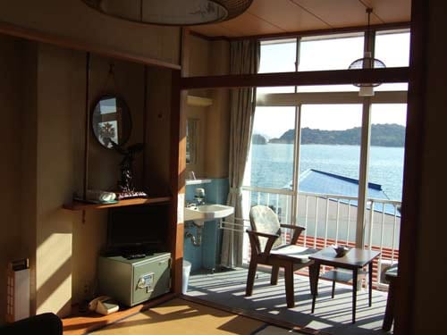 Japanese-style room