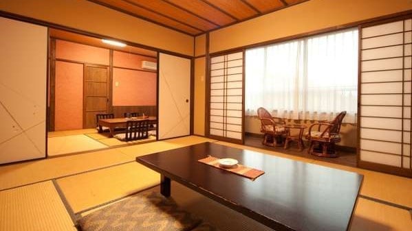 [Japanese-style room with a view] A two-room room that is ideal for groups and families.