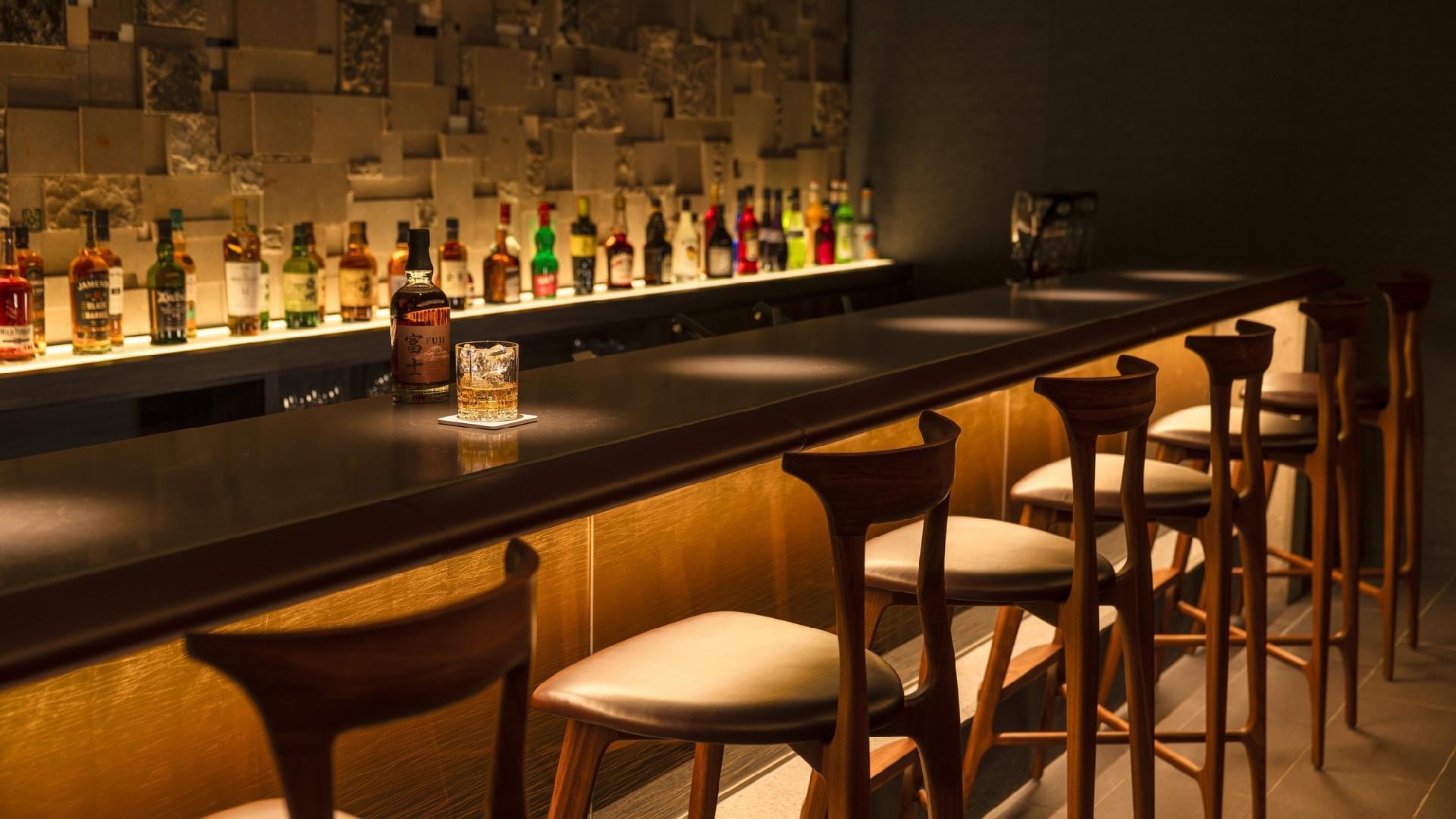 bar