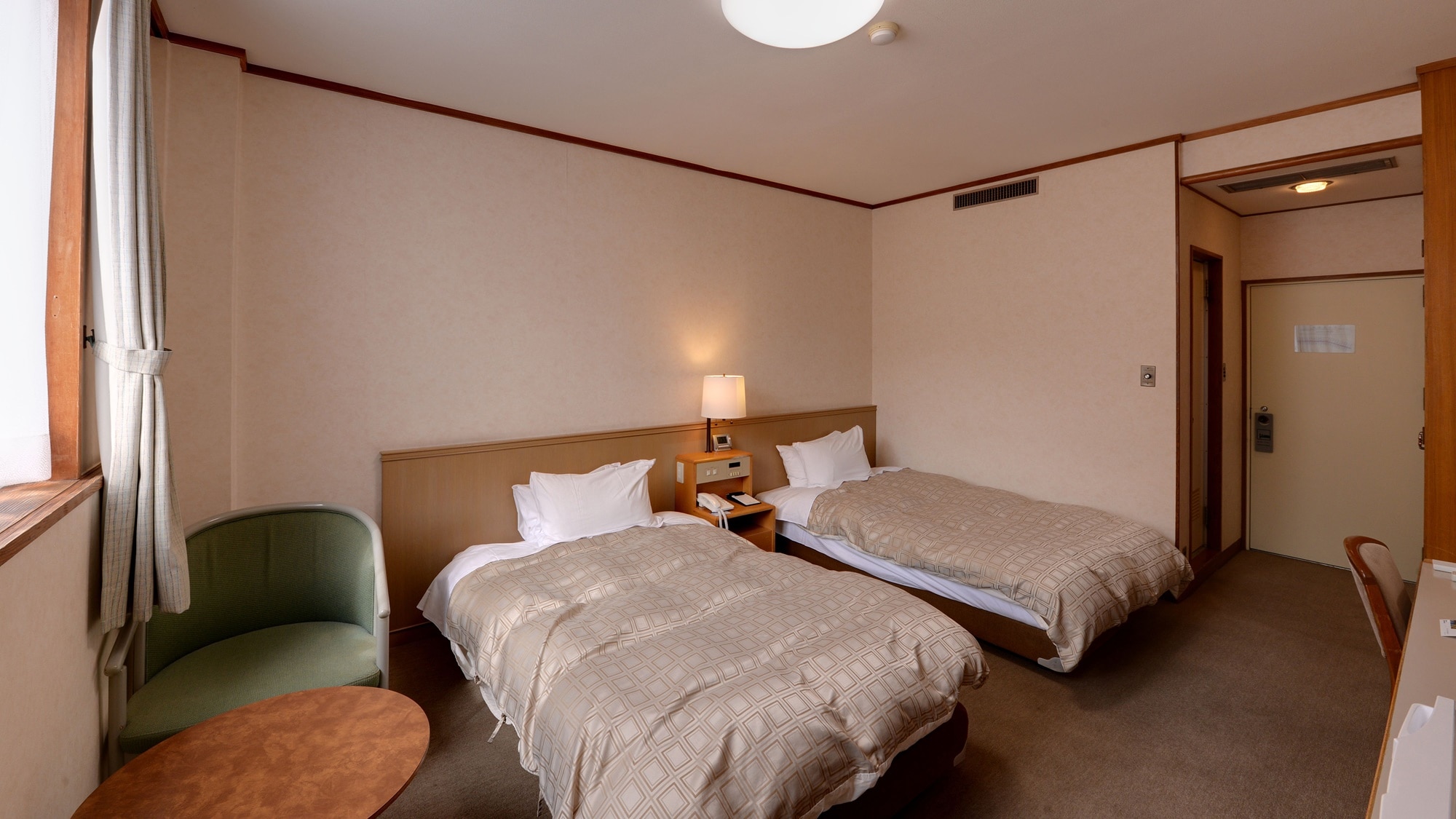 *[Guest Room/Twin] Our twin rooms can be used by one person.