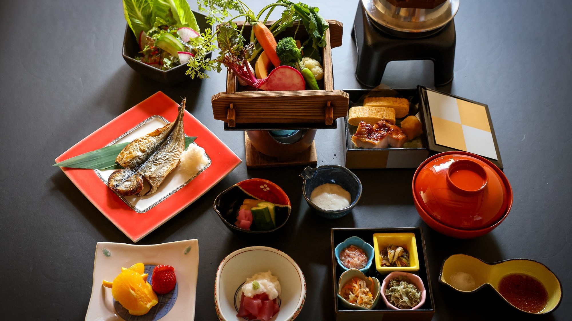 รูปภาพของอาหารเช้าแบบญี่ปุ่นเพื่อสุขภาพตามฤดูกาล