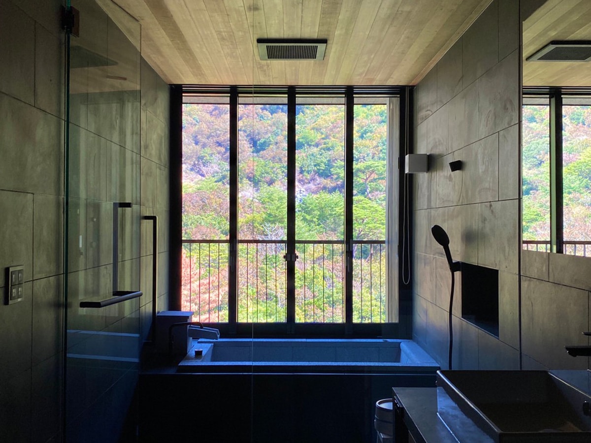[4F] Premium design suite semi-open-air bath