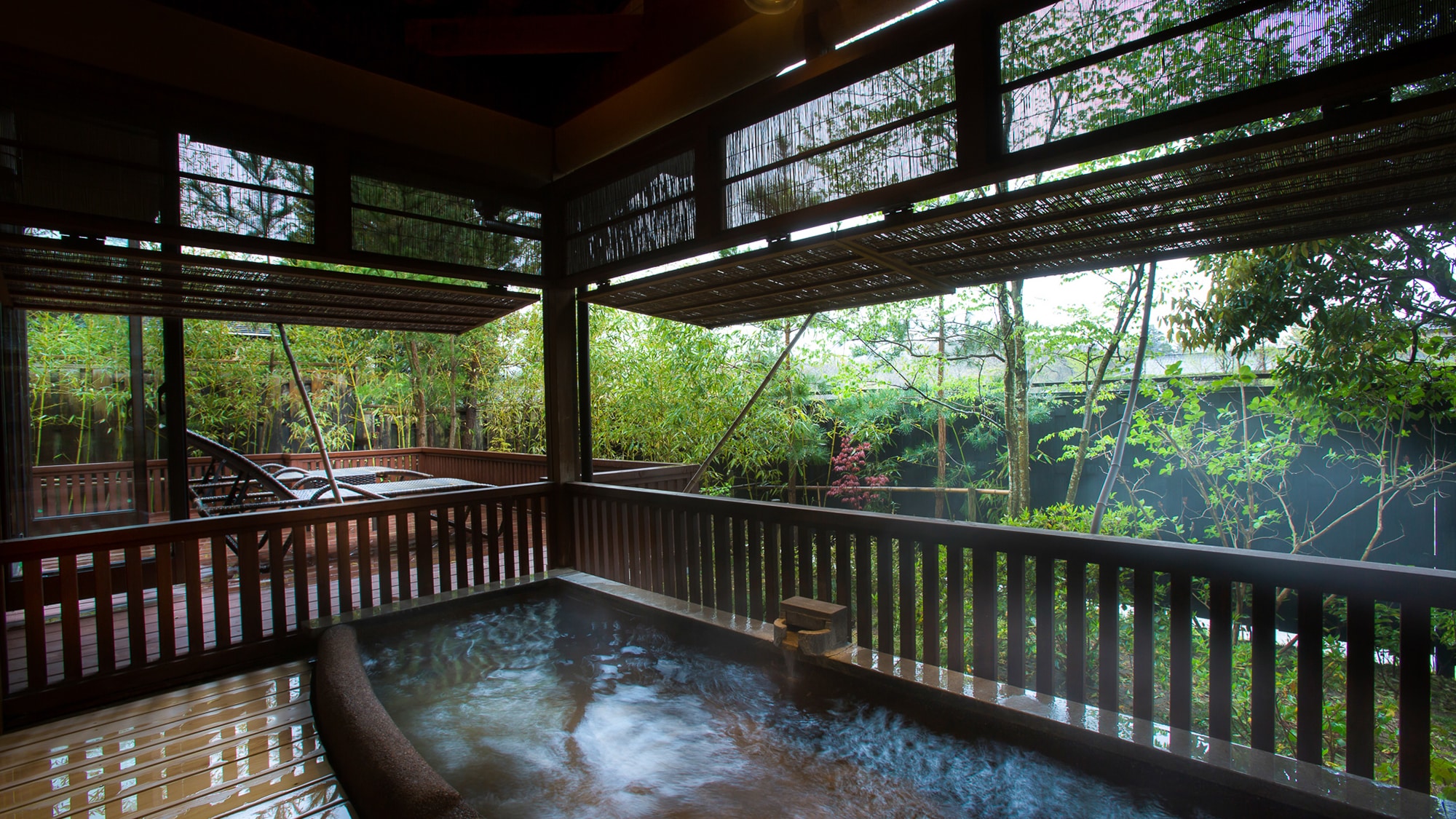Kandatsu guest room open-air bath