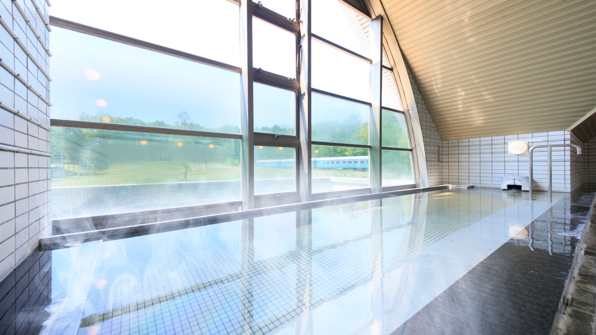 Large hot spring bath