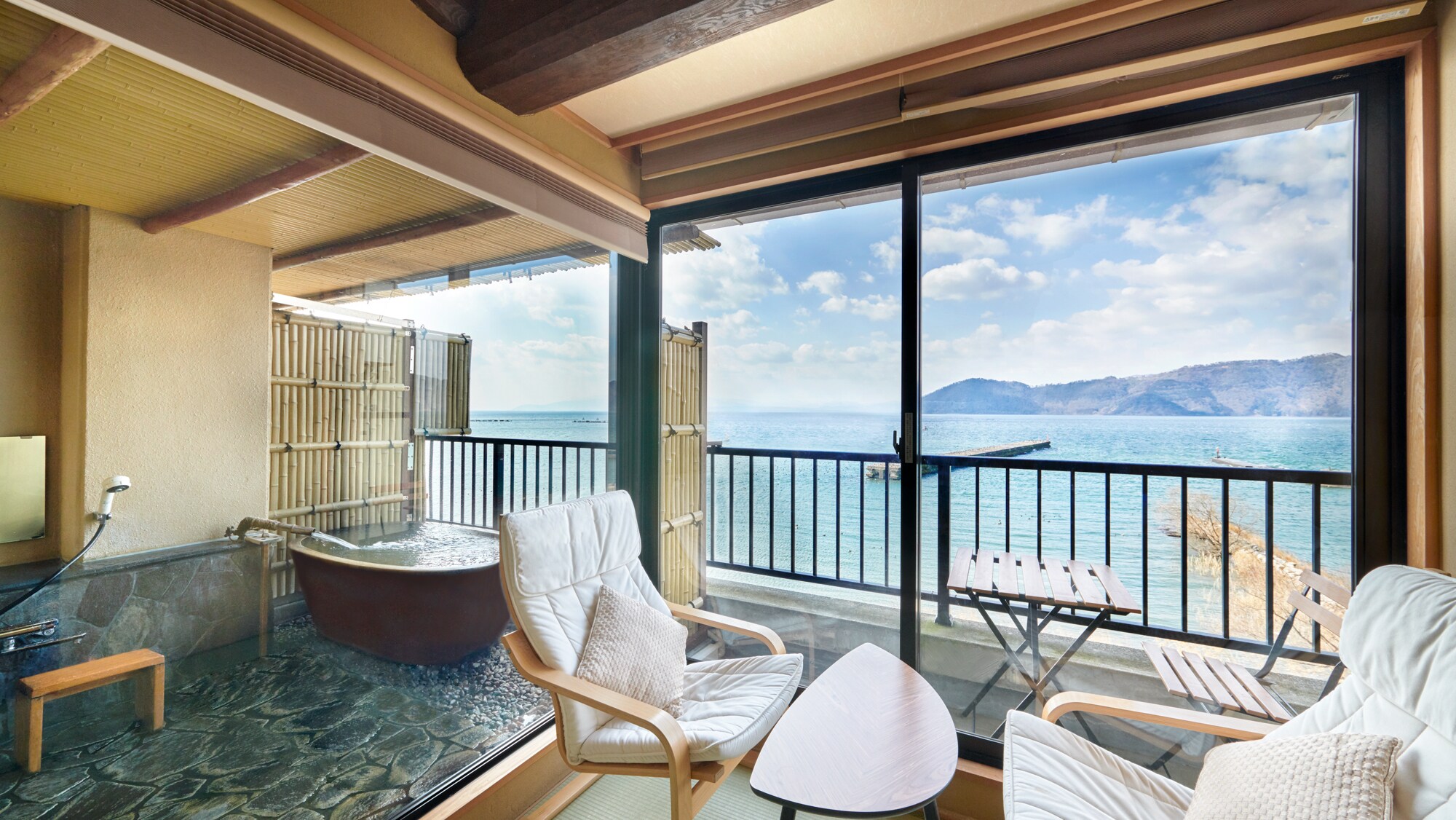 Semi-open-air hot spring bath_Photo is Japanese-style room 307