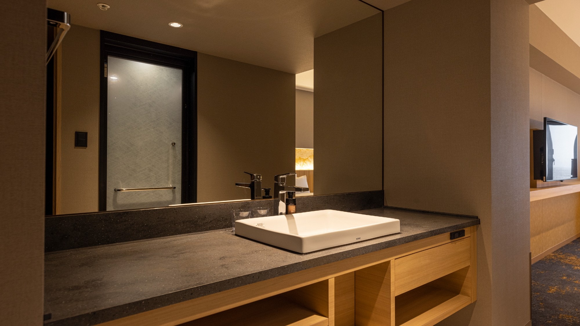 [Deluxe Twin] Spacious and spacious washbasin.
