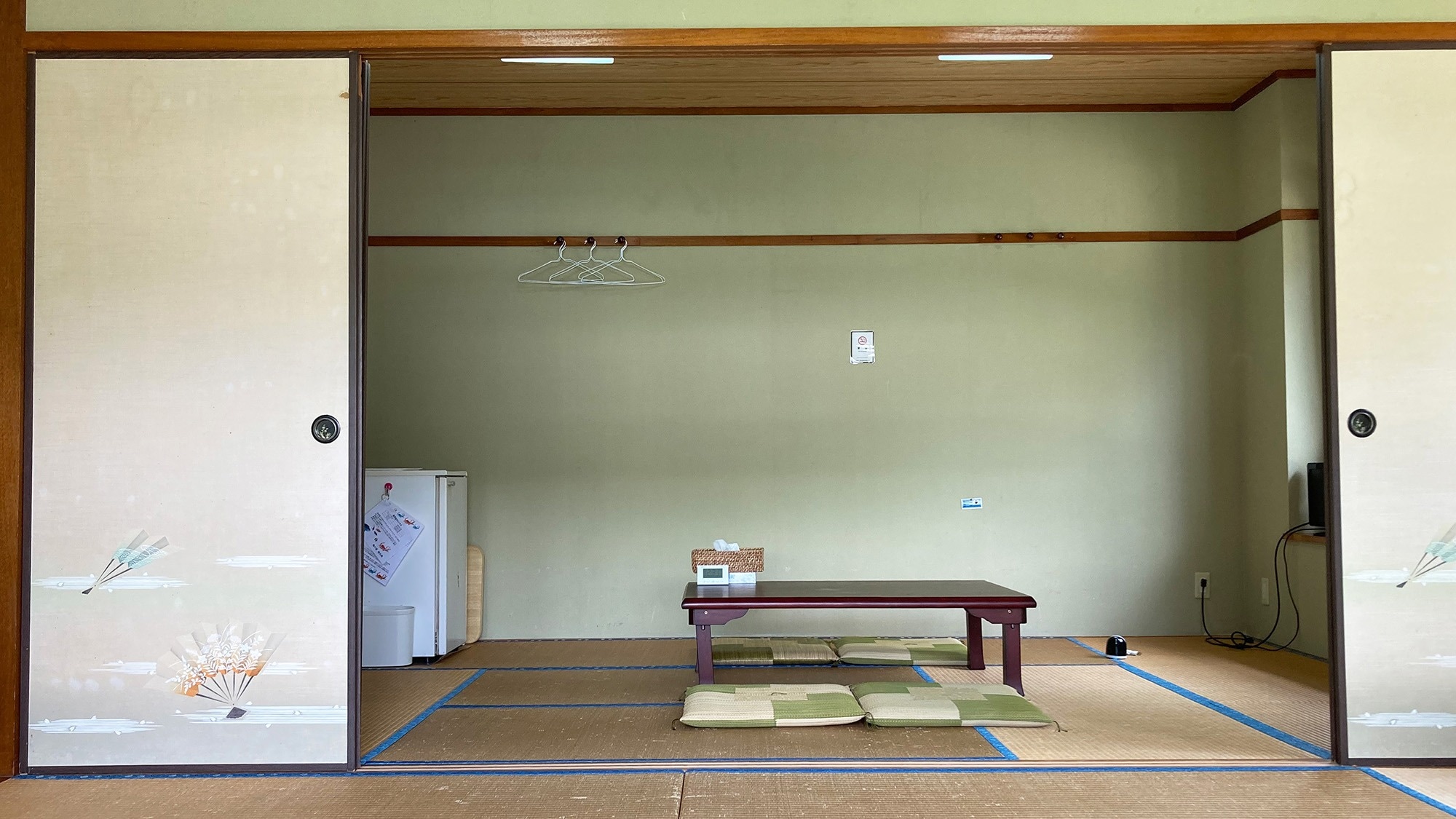 ・<Example of 1st floor Japanese-style room (15 tatami mats)> Room available for 4 guests or more
