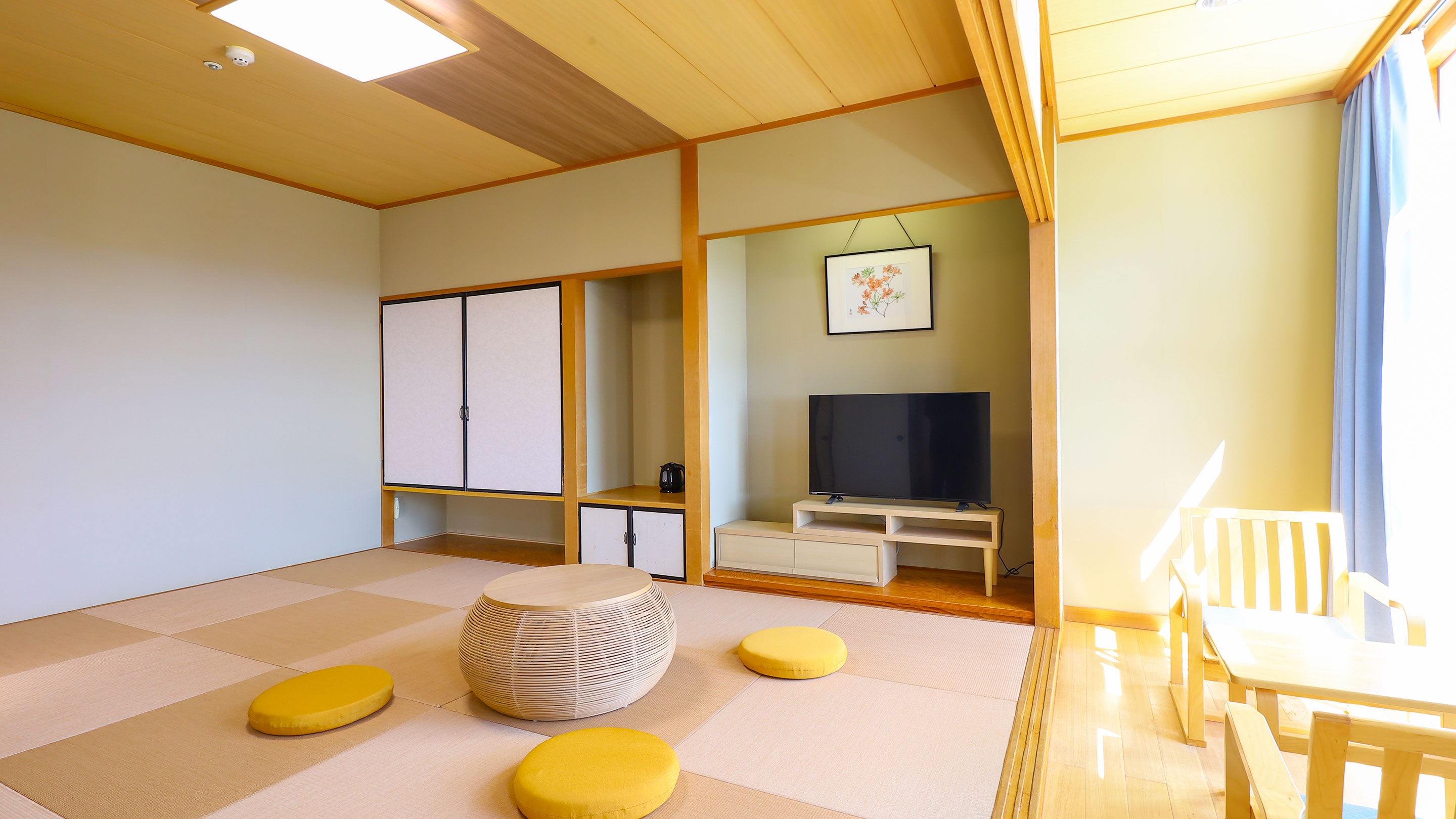 Superior Japanese-style room with 10 tatami mats and bath (mountain view)