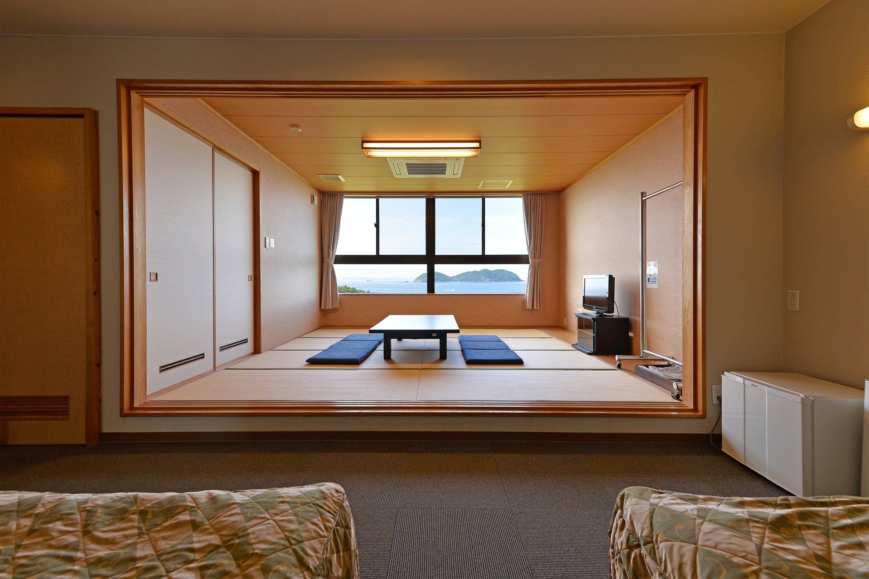 Main building Japanese-Western style room