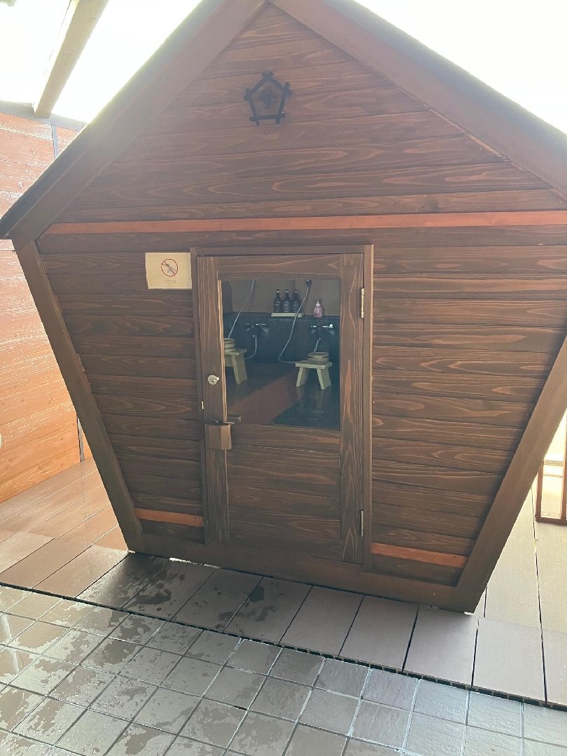 屋上のサウナ室.jpeg
