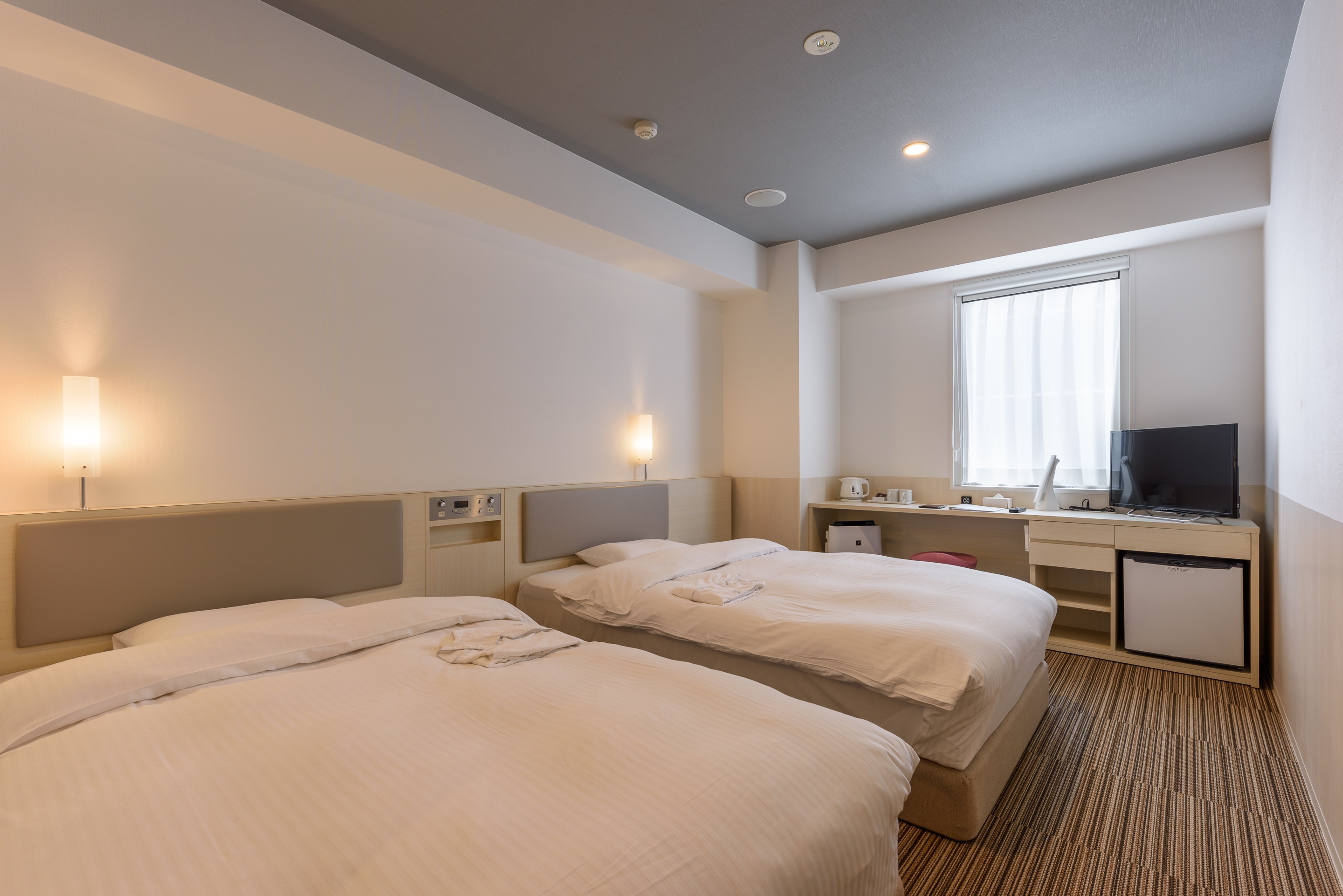 "Room" ◇ Twin B ◇ Area 21.71㎡ / Bed width 122cm & times; 2 units & lt; No smoking & gt;