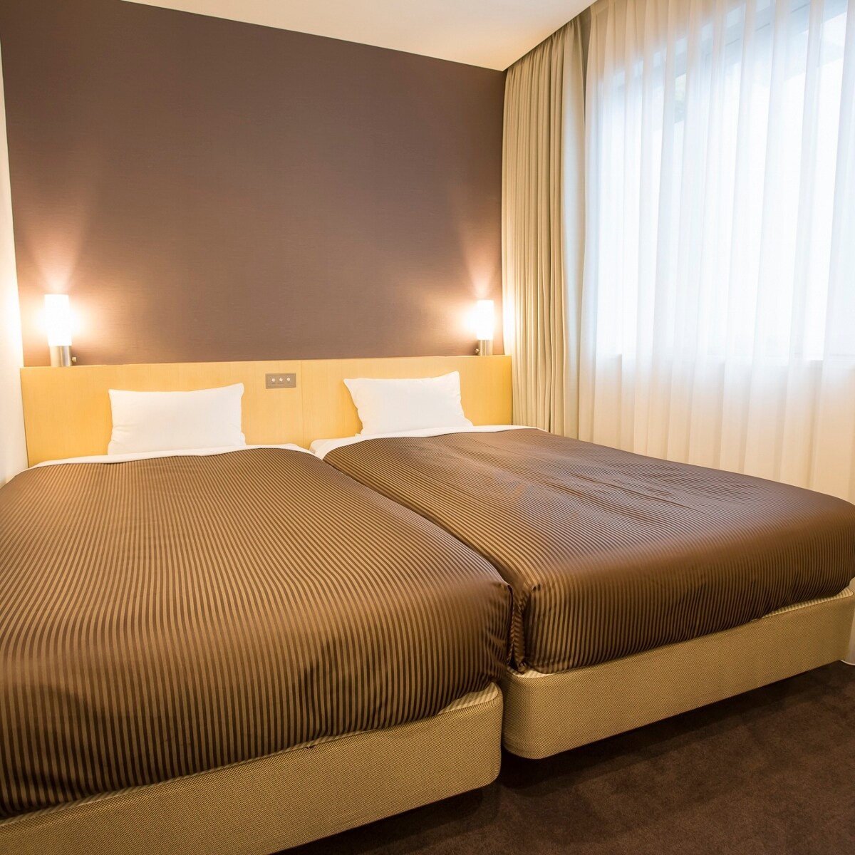 Compact Twin Room 3