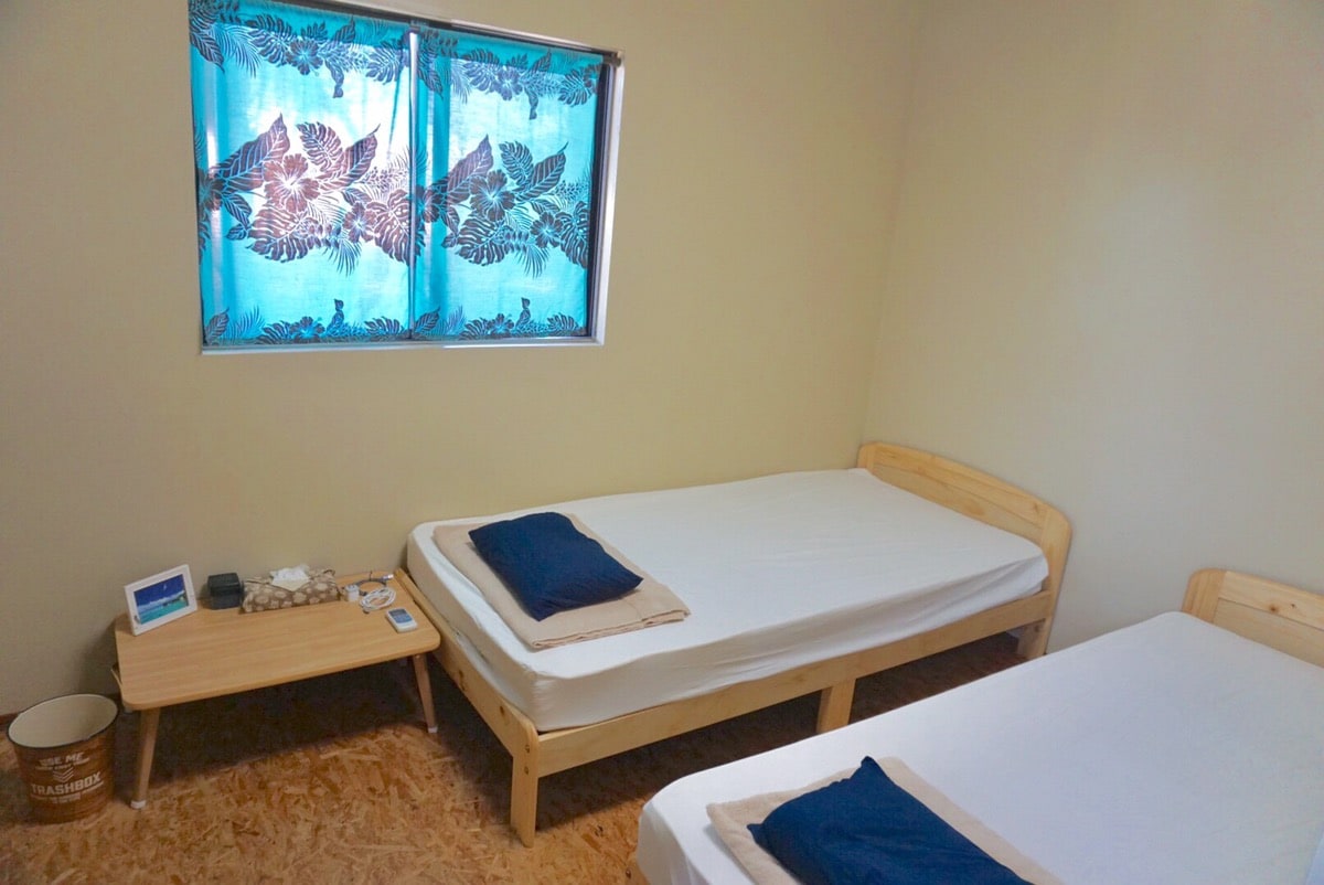 Separate twin room