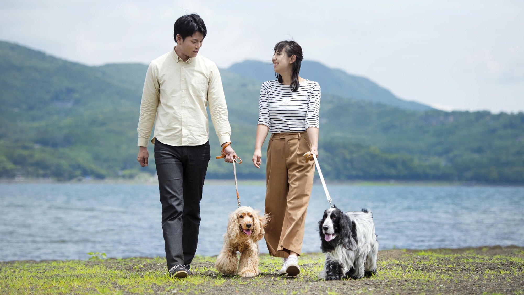 A refreshing walk on the shores of Lake Yamanaka