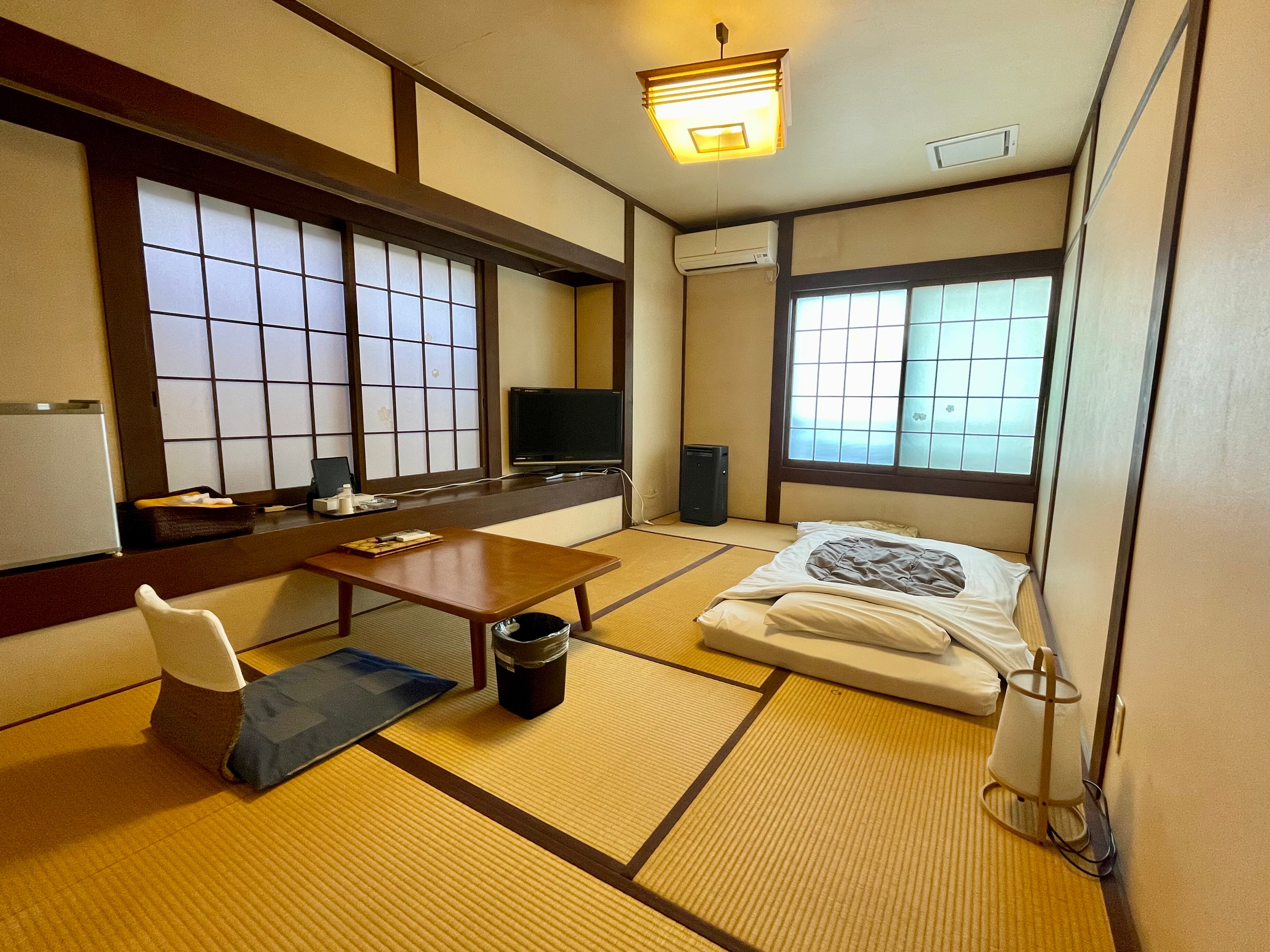 Japanese-style room