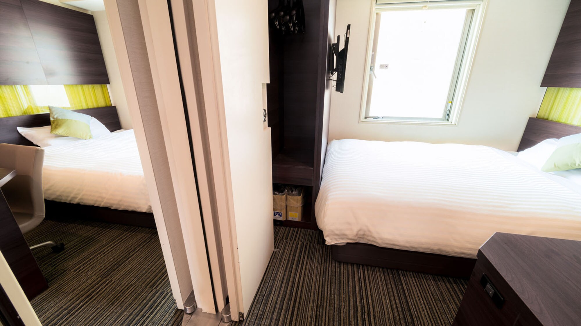 Connecting Rooms